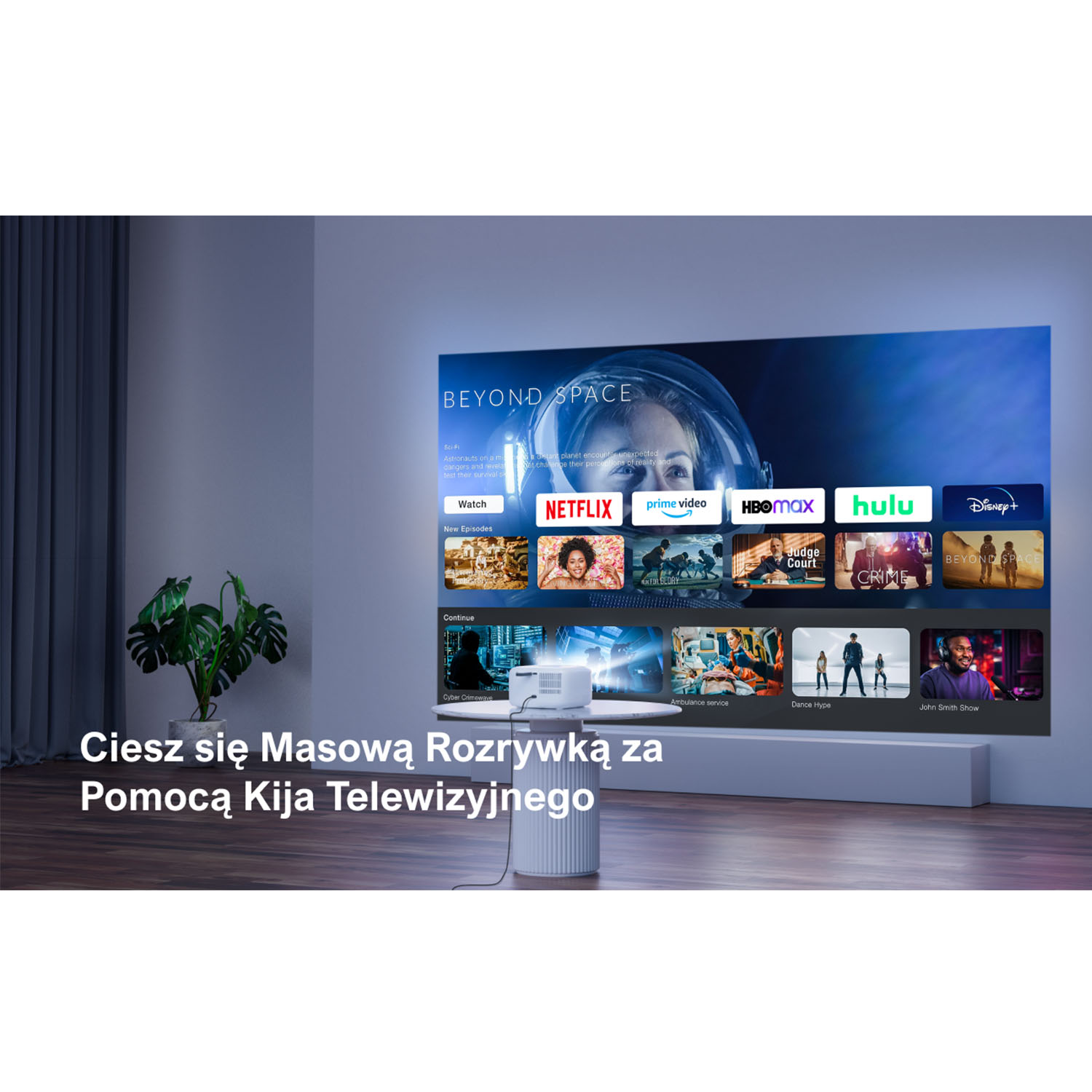 Duży ekran telewizora wyświetla serwisy streamingowe. Roślina stoi na stole przed telewizorem. Białe urządzenie poniżej.