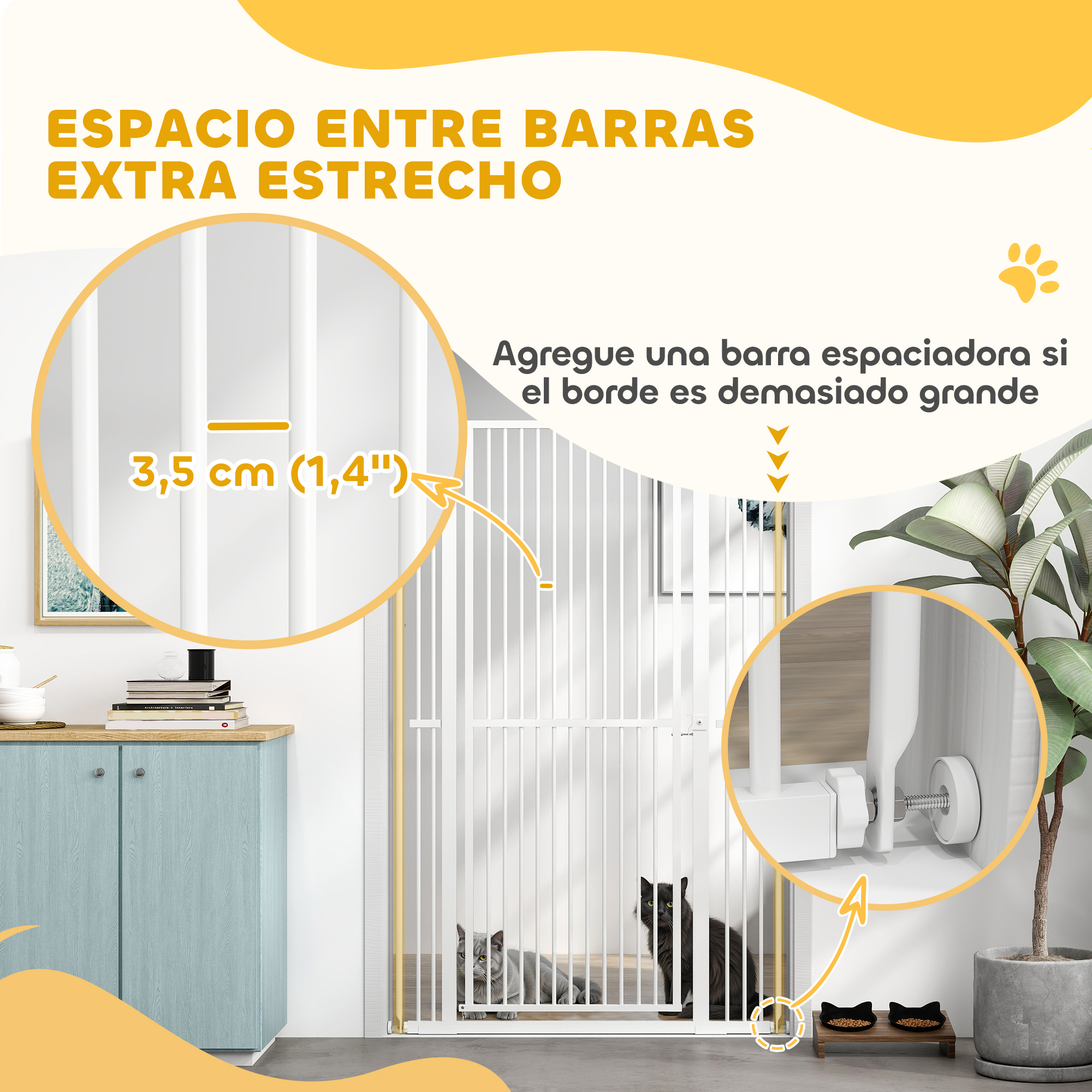 Una puerta blanca con un espacio de 3,5 cm entre las barras. Un gato está detrás de la puerta. Se muestran barras extra anchas.