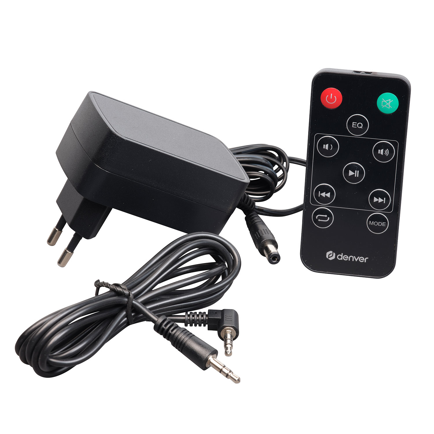 Zasilacz i pilot na białym tle. Kable są podłączone.