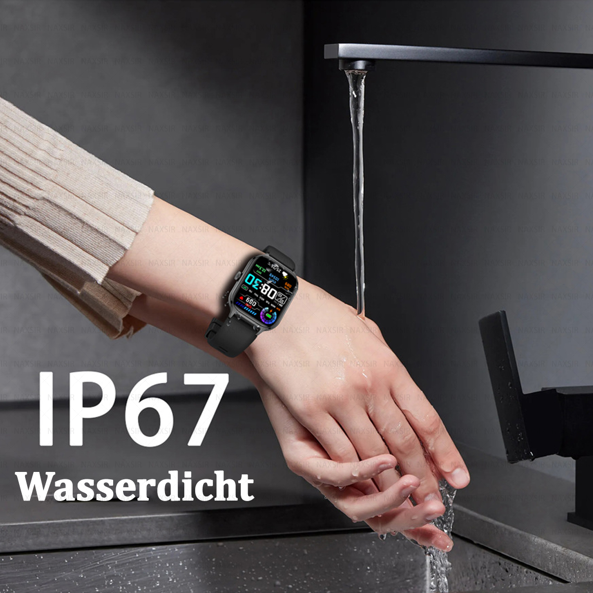 Handgelenk mit Smartwatch unter fließendem Wasser, wasserdicht.