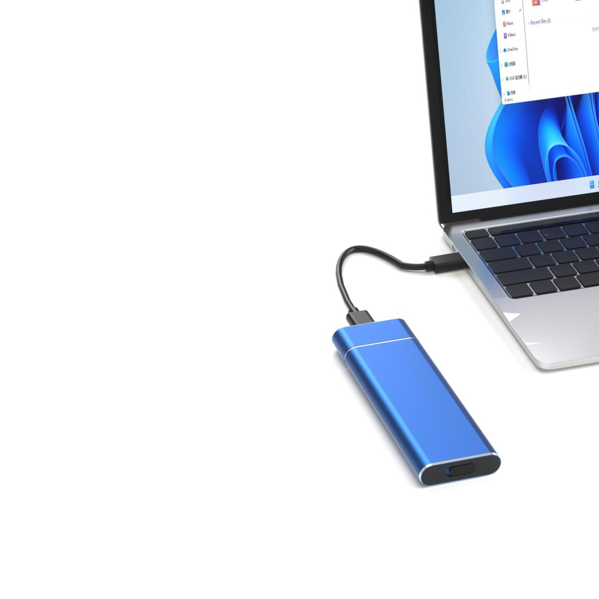 Blaue externe Festplatte über Kabel mit Laptop verbunden, weißer Hintergrund.