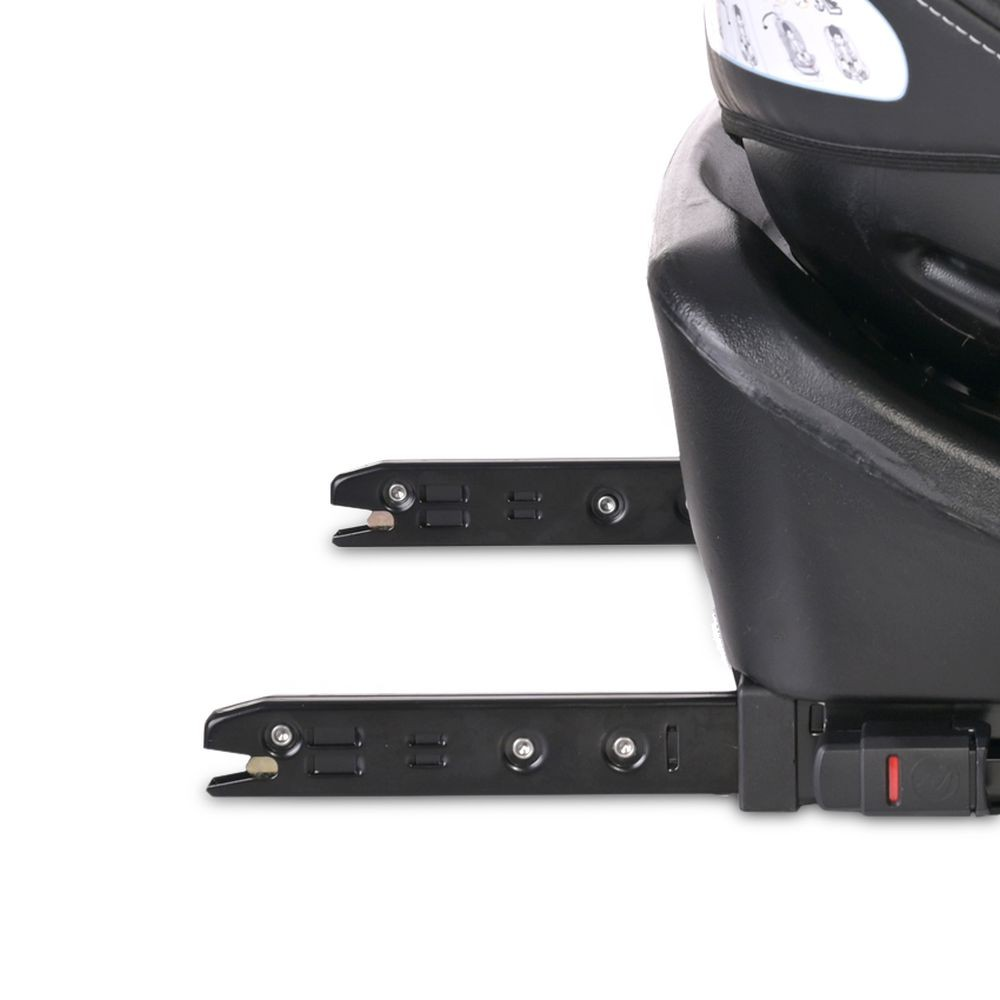 Nahaufnahme einer schwarzen Autositzbasis mit ISOFIX-Anschlüssen. Weißer Hintergrund.