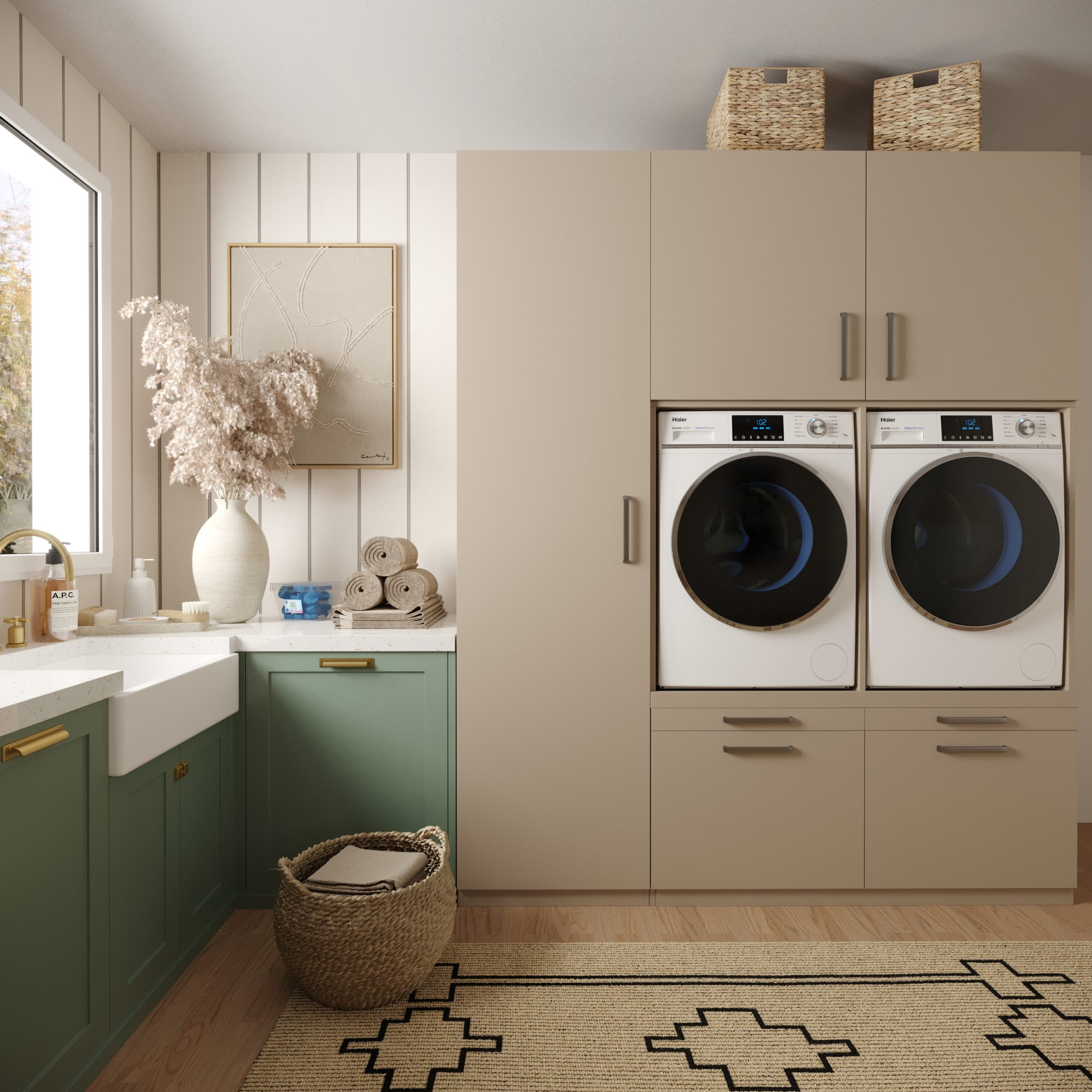 Waschküche mit Waschmaschine, Trockner und Schränken. Grün-Beige Farbschema.