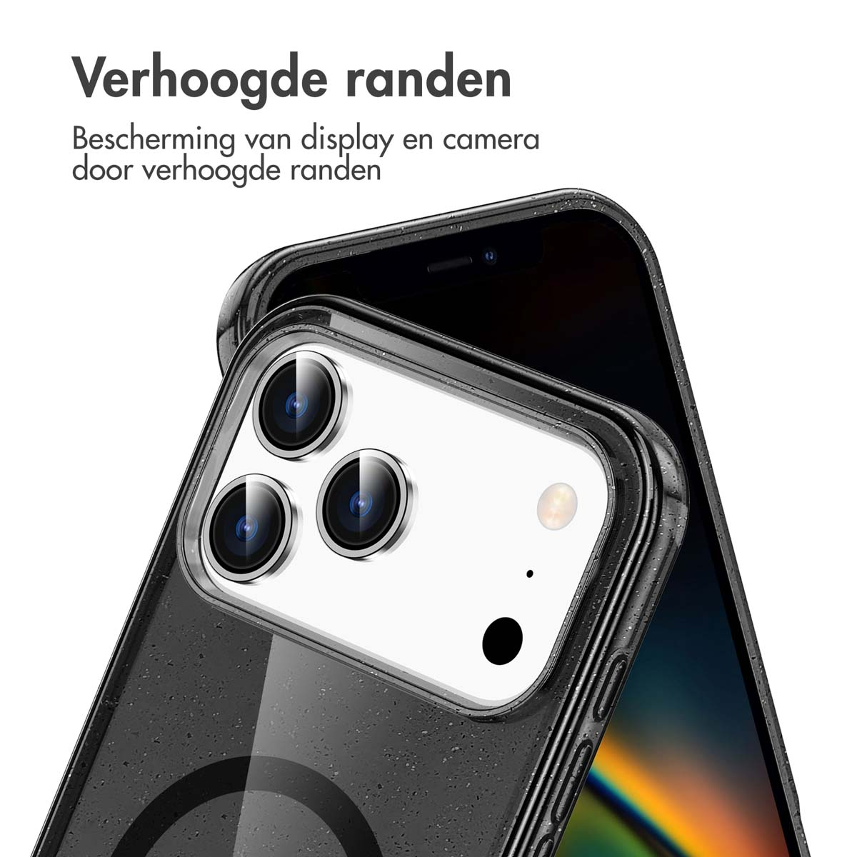 Une coque de téléphone noire avec un téléphone à l'intérieur. Le texte indique 'Bords surélevés'.