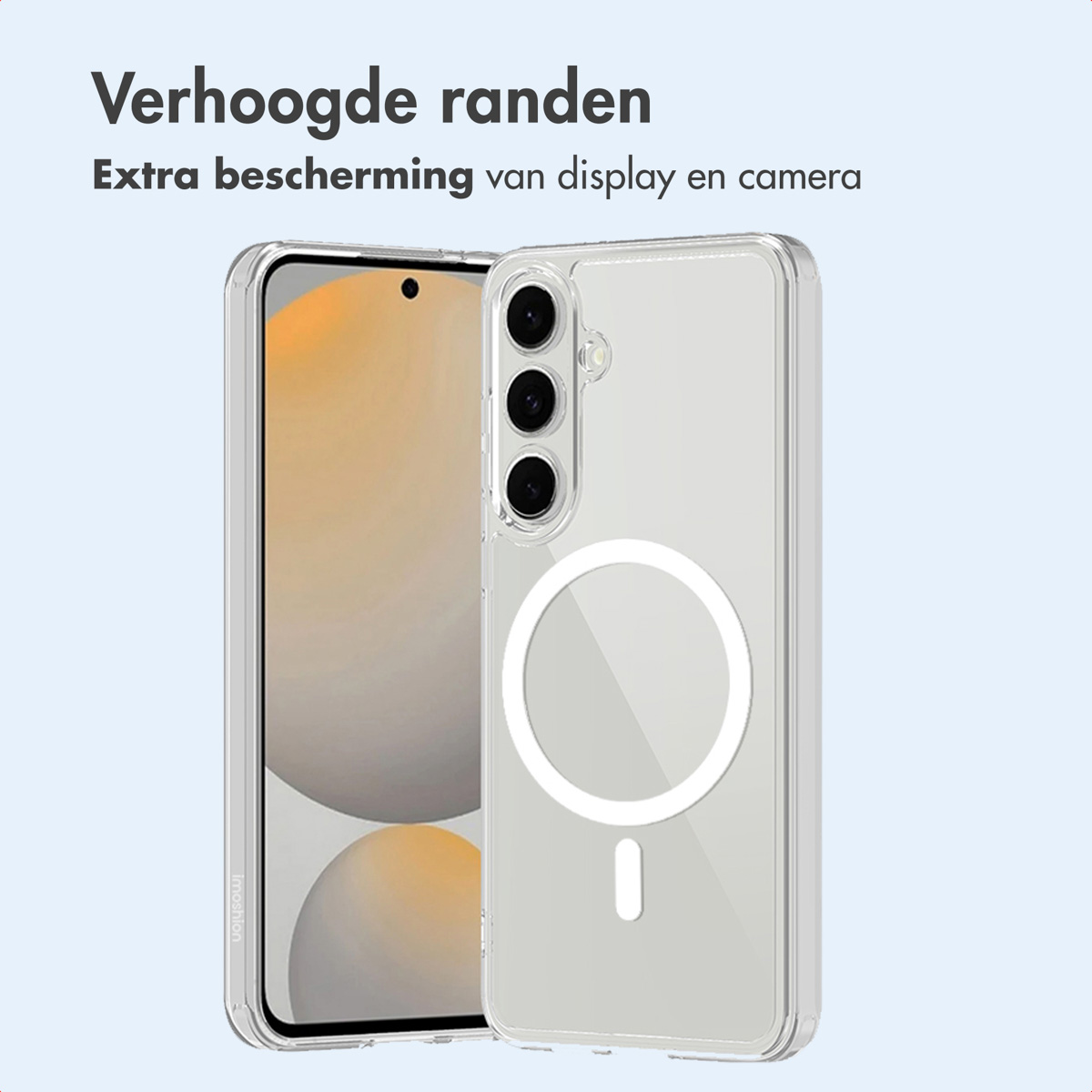 Een transparante telefoonhoes met een telefoon erin. De hoes heeft een witte MagSafe-ring. Er is tekst aanwezig.