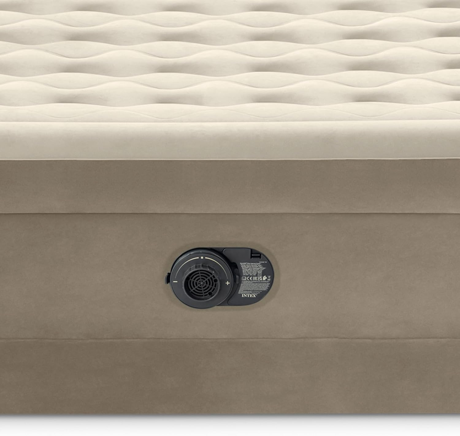 Beige Luftmatratze mit schwarzem Ventil und Intex-Logo.