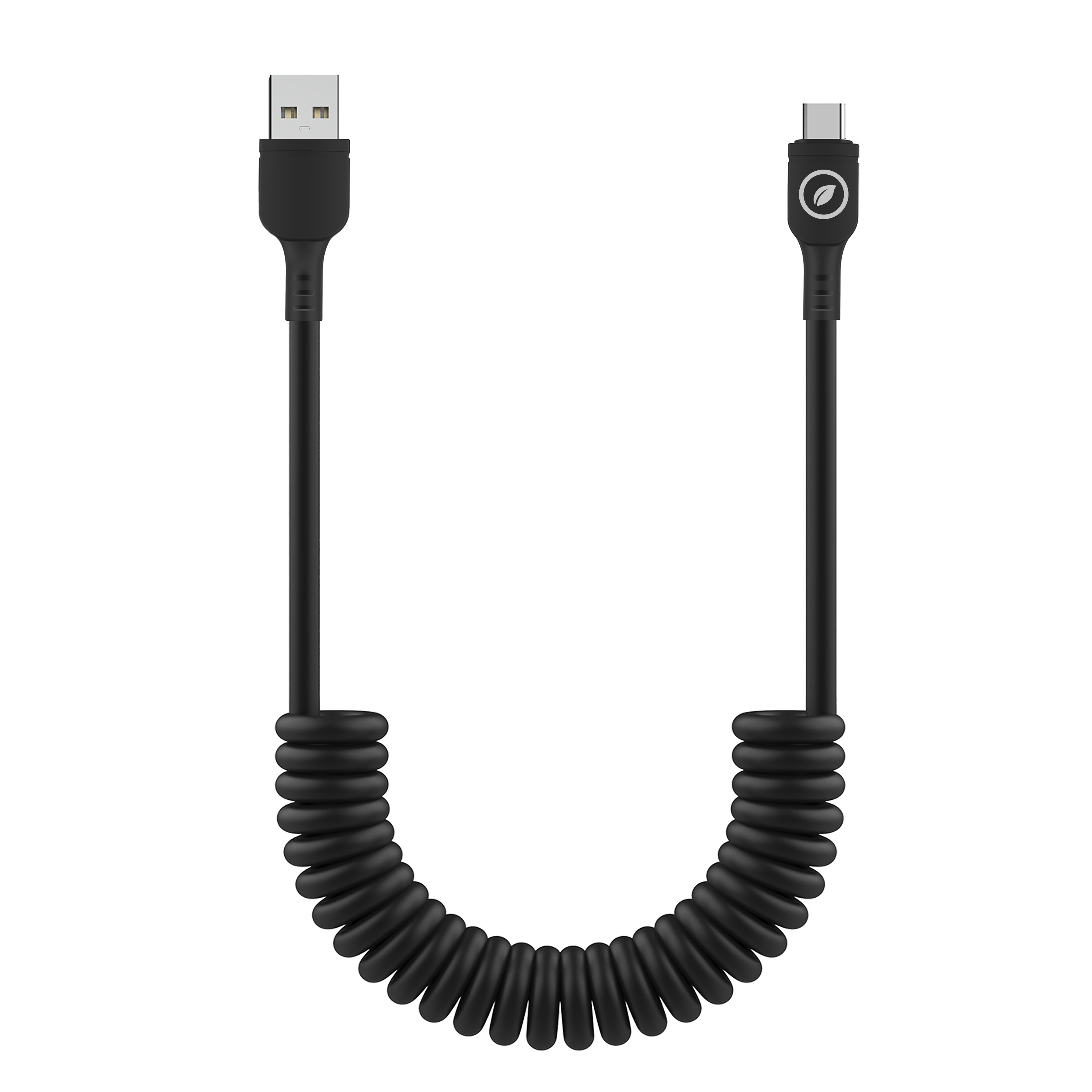 Cable en espiral USB a C negro. Fondo blanco.