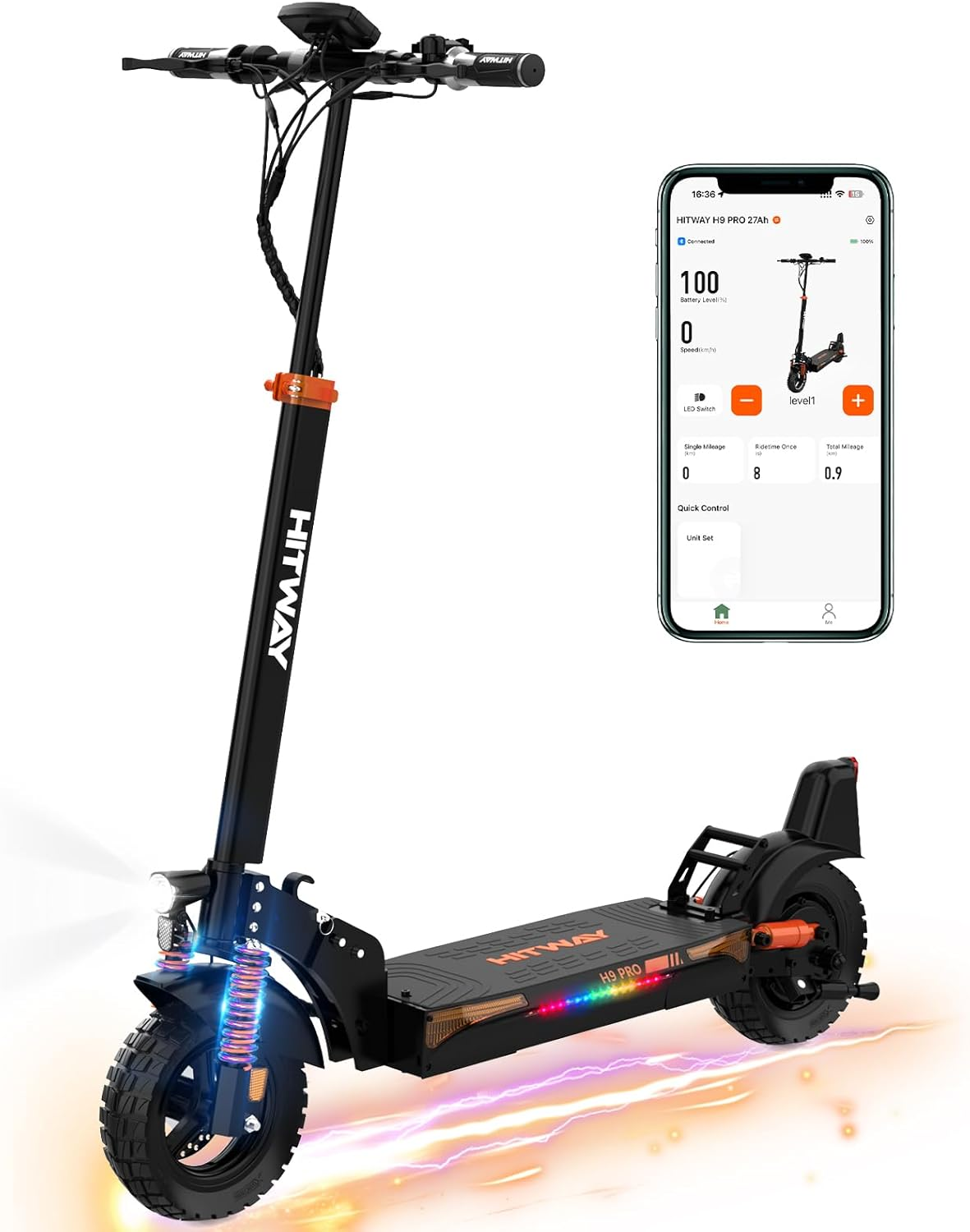 Scooter eléctrico negro con un teléfono que muestra sus especificaciones. Efecto de relámpagos en el fondo.