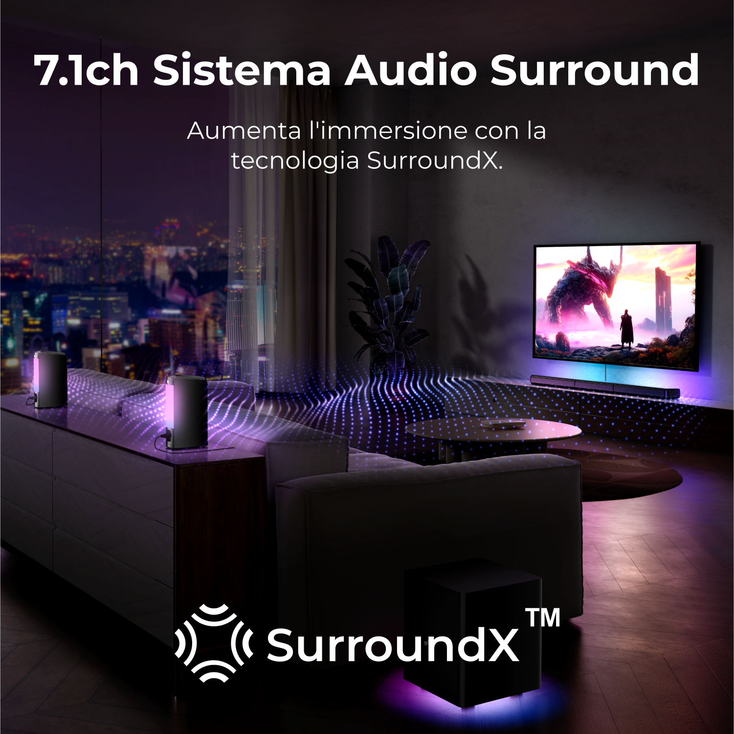 L'immagine mostra un soggiorno con una TV che mostra una scena fantasy. Altoparlanti e subwoofer sono posizionati per il suono surround.