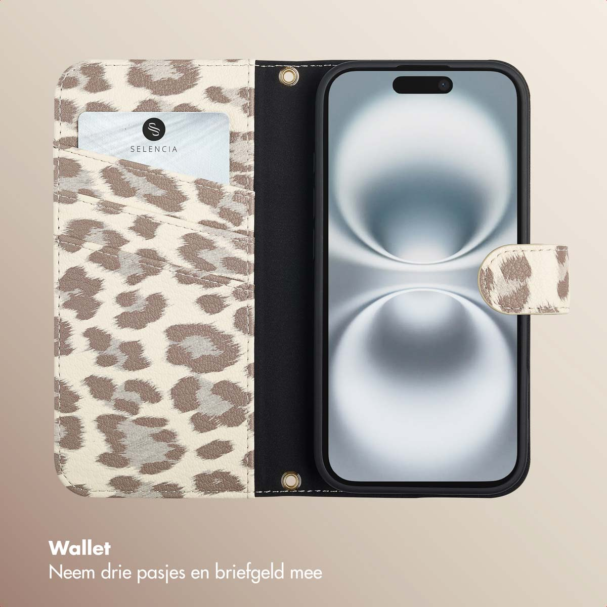 Un portafoglio con stampa leopardata con uno smartphone all'interno. Il portafoglio ha fessure per carte e una chiusura magnetica. Una carta con il logo SELENCIA è dentro.