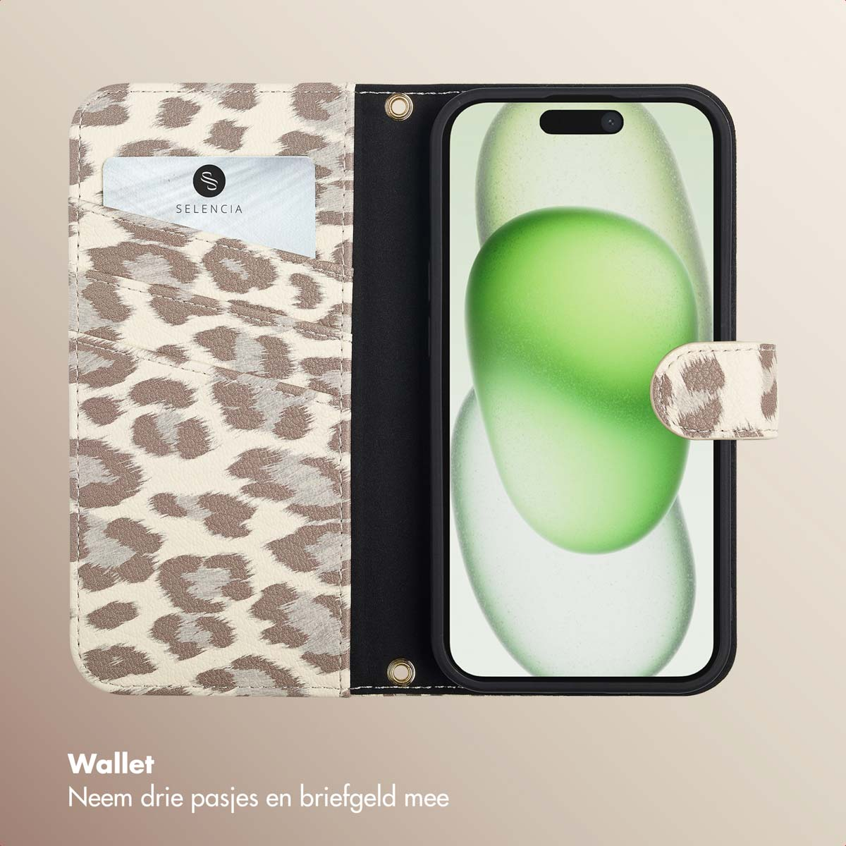 Een telefoonhoesje met luipaardprint, met een telefoon erin. De hoes is open.