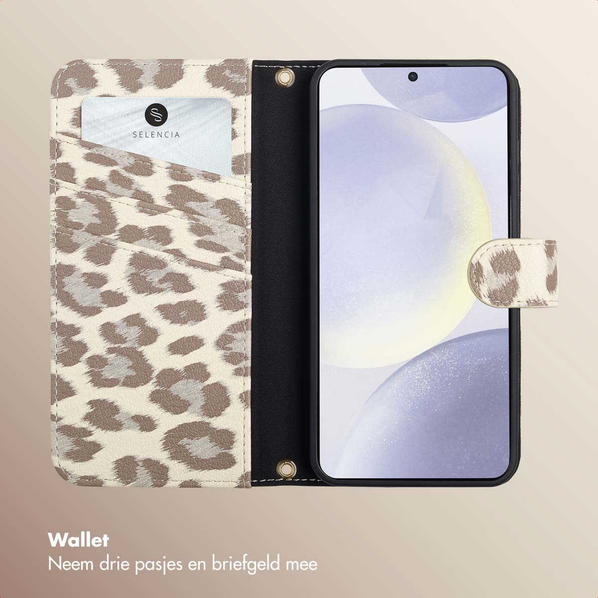 Étui de téléphone à imprimé léopard, ouvert. Il possède des fentes pour cartes et une carte à l'intérieur. Fond clair.