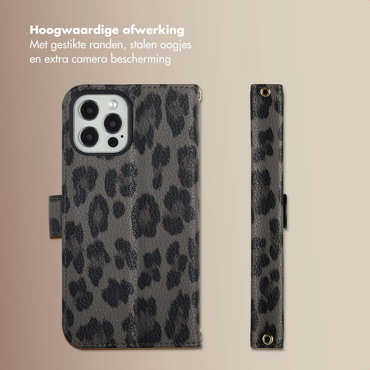 Un étui de téléphone à imprimé léopard. Un côté ouvert, l'autre fermé. Le fond est de couleur marron clair.