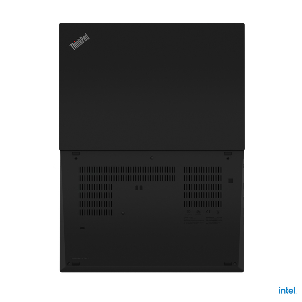 Schwarzer ThinkPad-Laptop, Draufsicht. Hat das ThinkPad-Logo in der oberen linken Ecke. Die Unterseite hat Lüftungsschlitze und Etiketten.