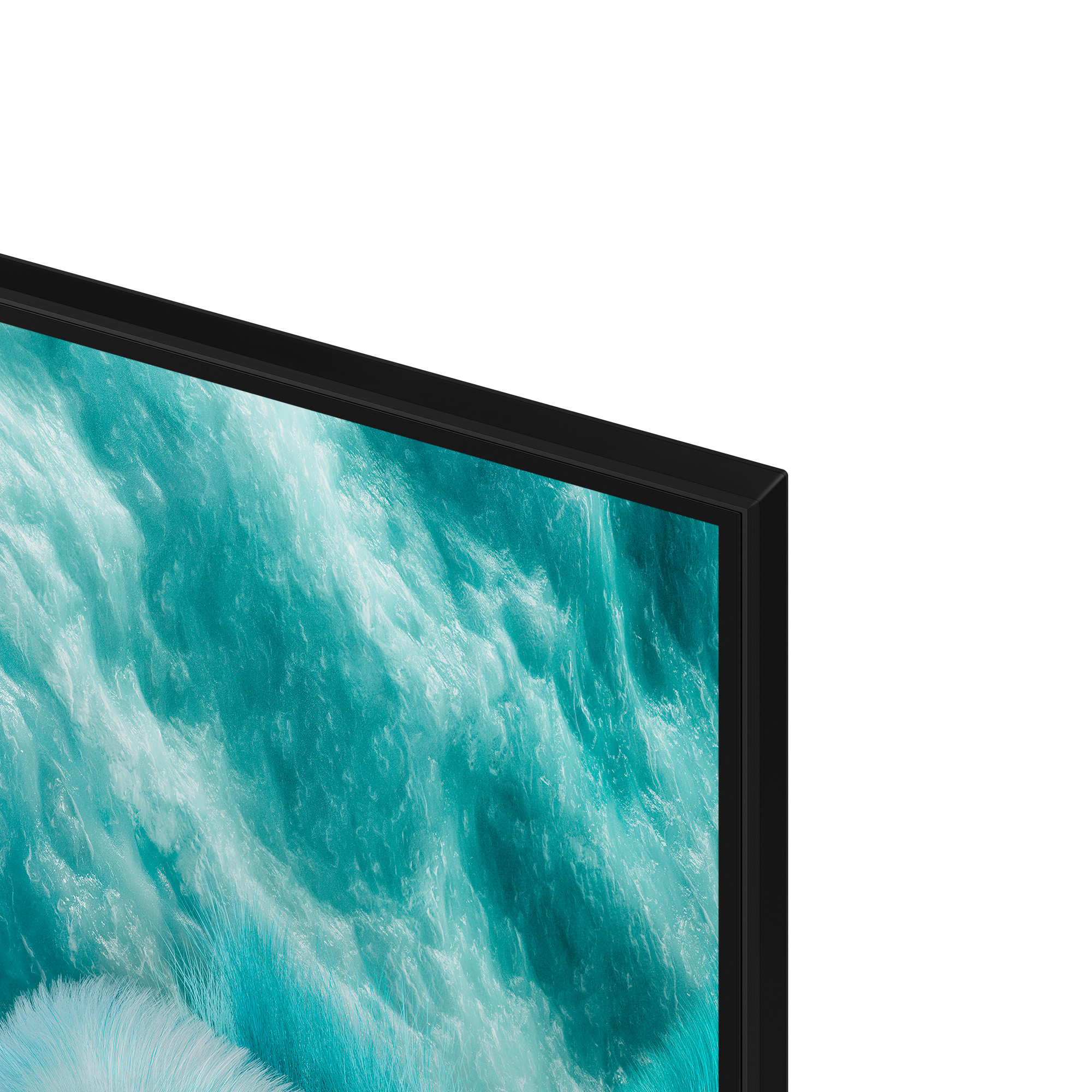Gros plan sur un coin TV. L'écran affiche un motif d'eau turquoise. Le cadre est noir et le fond blanc.