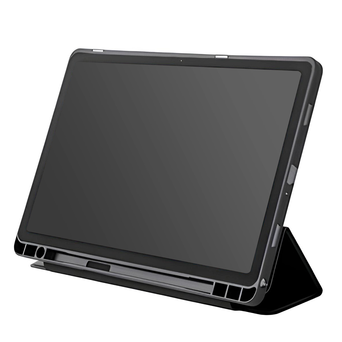 Un tablet nero in una custodia è appoggiato. Lo schermo è scuro. La custodia ha un supporto integrato. Lo sfondo è bianco.