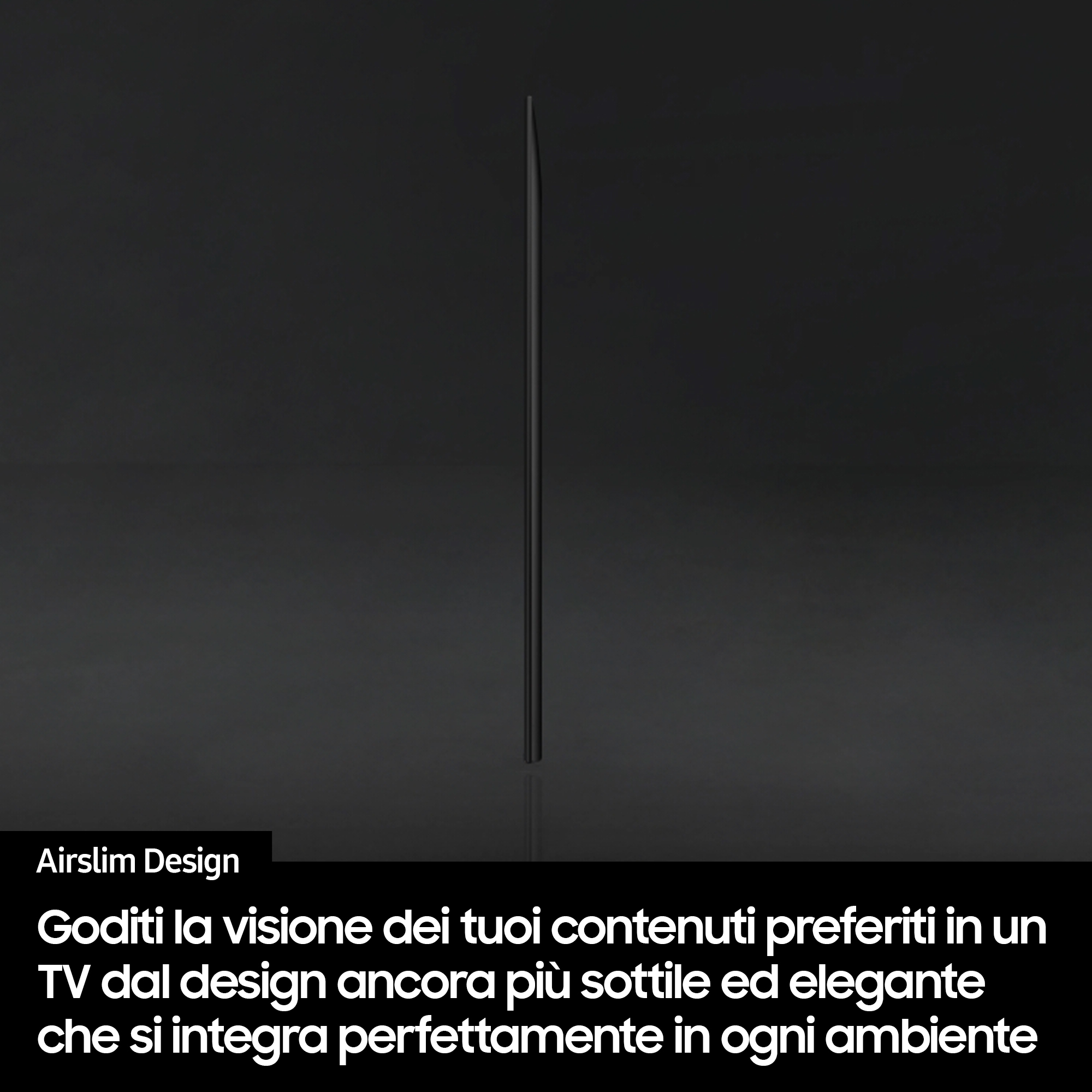Un écran de télévision noir et fin sur fond sombre. Texte en italien en bas. Airslim Design est également écrit.