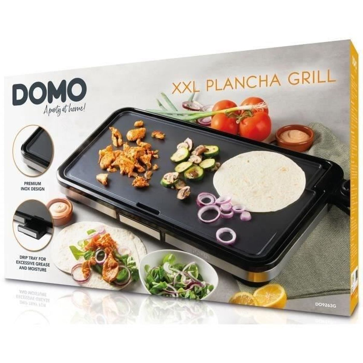 Eine DOMO XXL Plancha Grill Box mit gegarten Speisen auf dem Grill. Zutaten sind Hähnchen, Gemüse, Tortilla und Zwiebeln.
