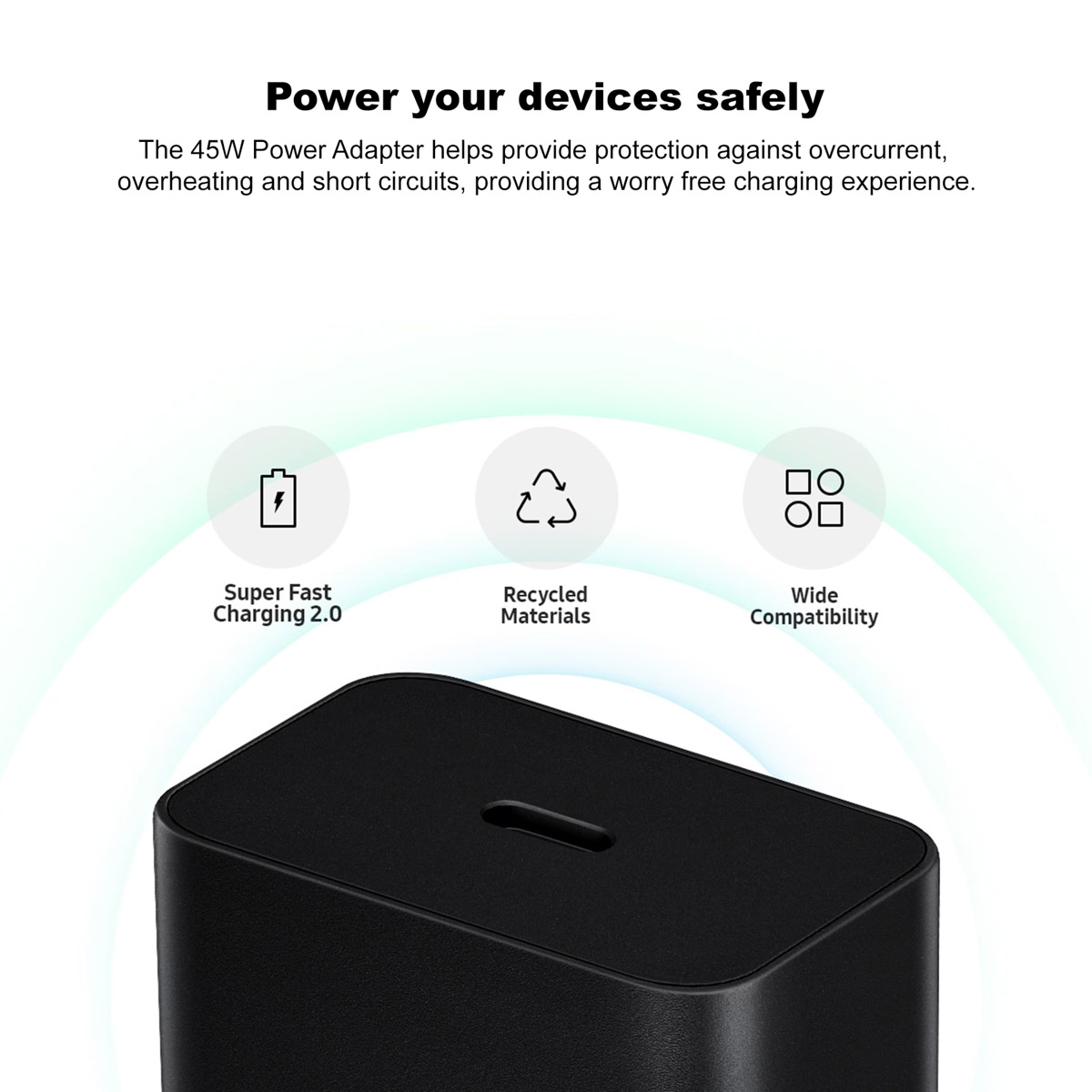 Adaptador de corriente negro con texto: Alimenta tus dispositivos de forma segura. Iconos de carga rápida, materiales reciclados y amplia compatibilidad.