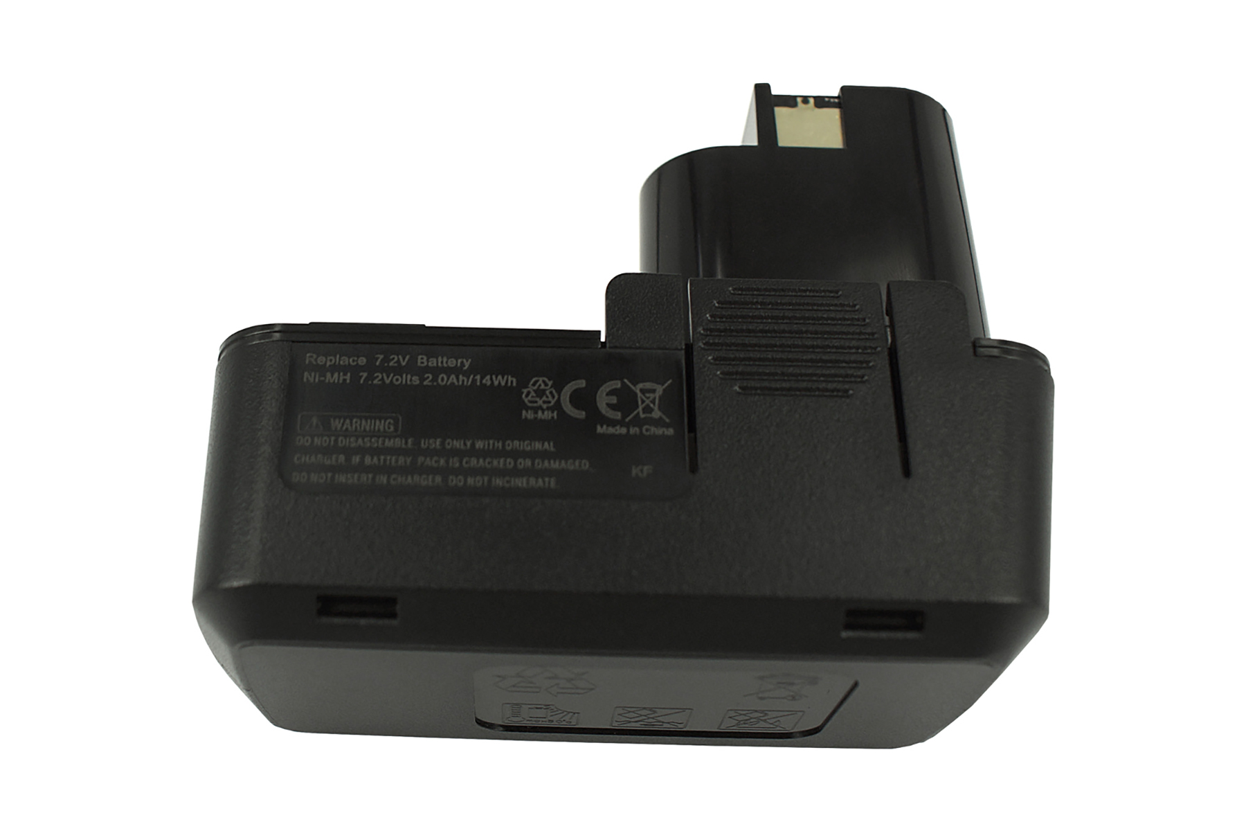 Un pacco batteria Ni-MH nero da 7,2 V, angolato. Presenta un'etichetta di avvertimento e un timbro 'Made in China'. La batteria è su sfondo bianco.