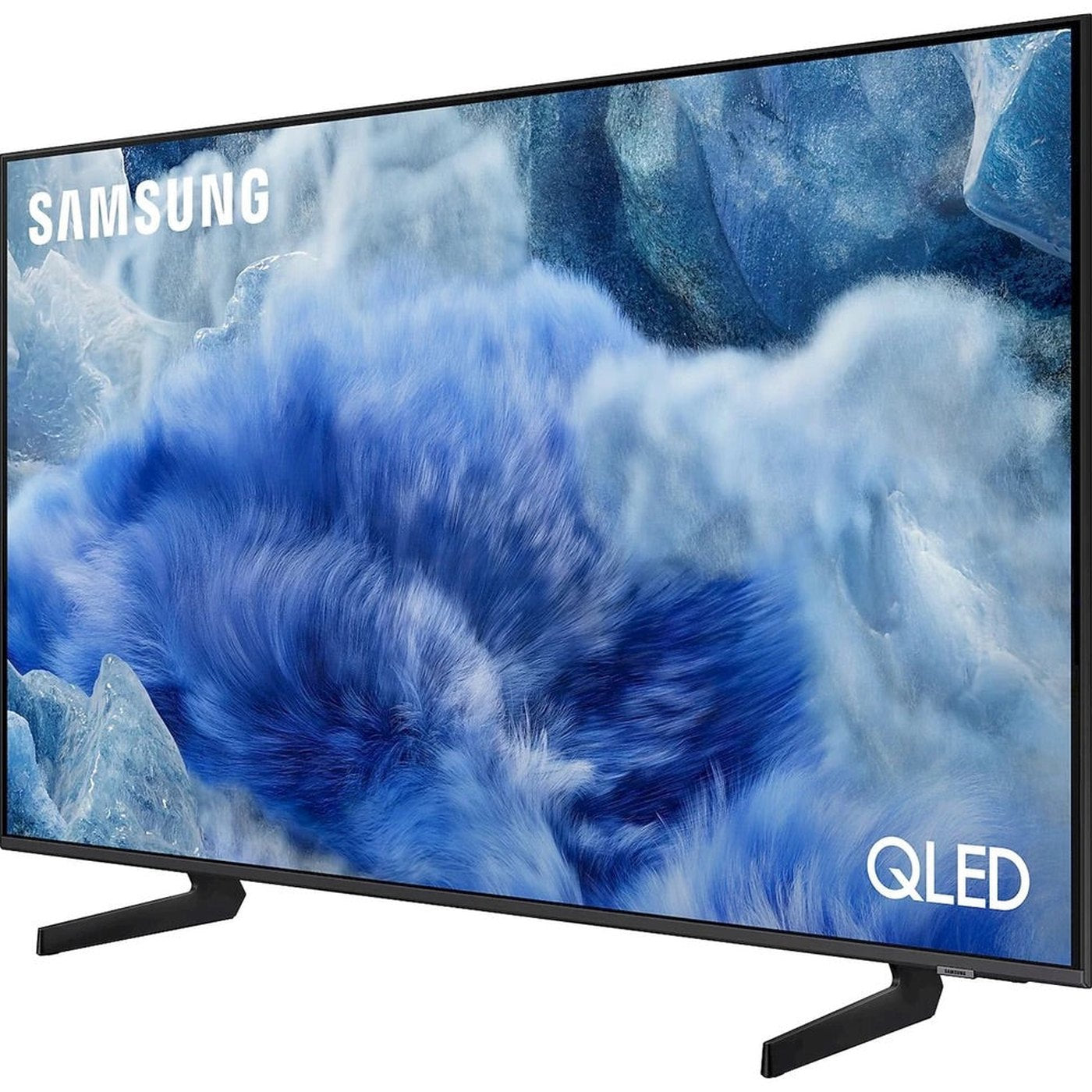 Samsung QLED-Fernseher zeigt ein blaues, wolkenartiges Bild. Schwarzer Rahmen und Ständer. Das Samsung-Logo ist sichtbar.
