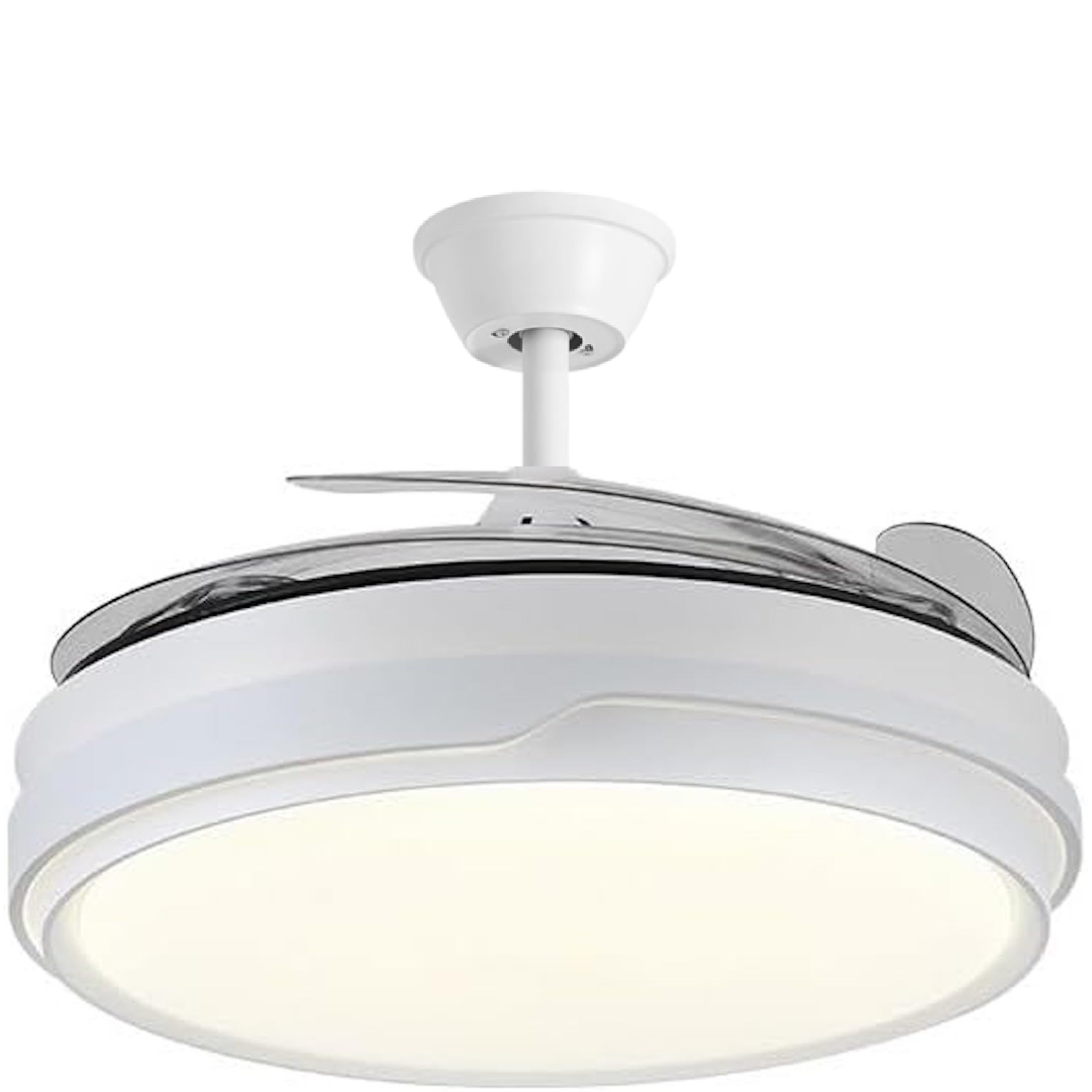 Un ventilador de techo blanco con una lámpara. El ventilador tiene aspas parcialmente visibles. La luz está encendida y brillante.