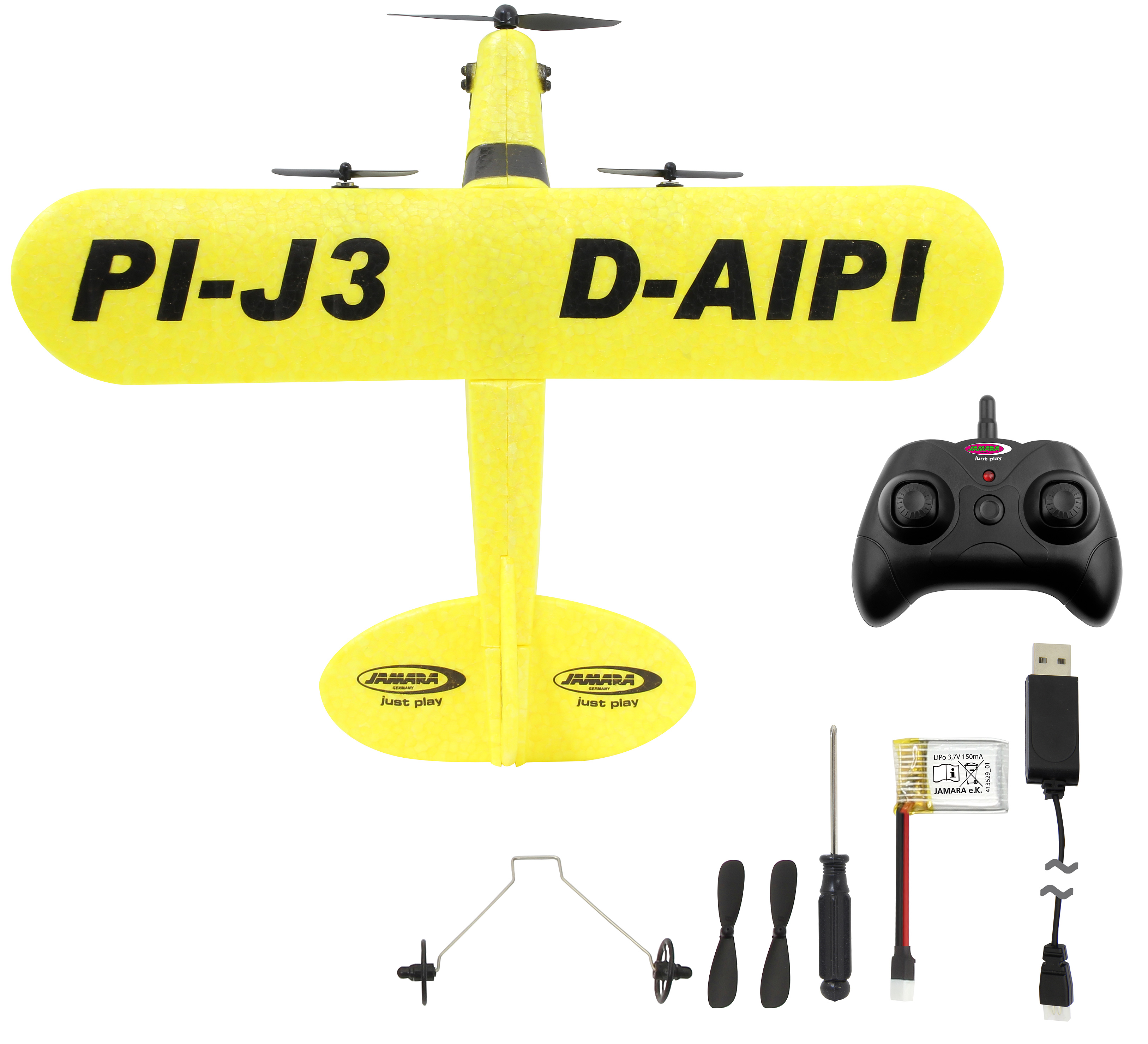 Ein gelbes Spielzeugflugzeug mit schwarzen Markierungen, eine Fernbedienung und Zubehör auf weißem Hintergrund.