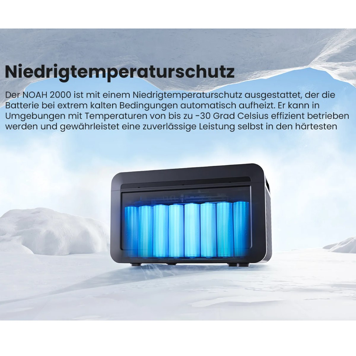 Ein schwarzes Gerät mit leuchtend blauen Zylindern im Inneren, auf einer schneebedeckten Oberfläche. Der Hintergrund zeigt eine Schneelandschaft.