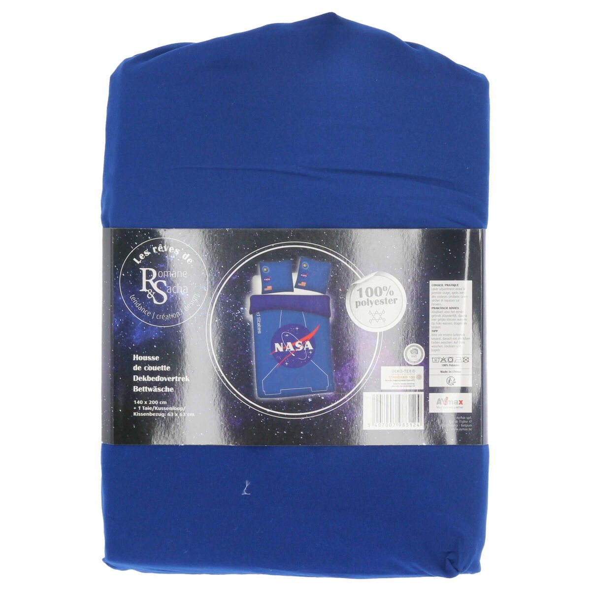 Ein blaues Bettwäsche-Set mit NASA-Logo. Die Verpackung zeigt das Bettwäsche-Set mit einem blauen Bettbezug und Kissenbezügen. Es ist aus 100 % Polyester.