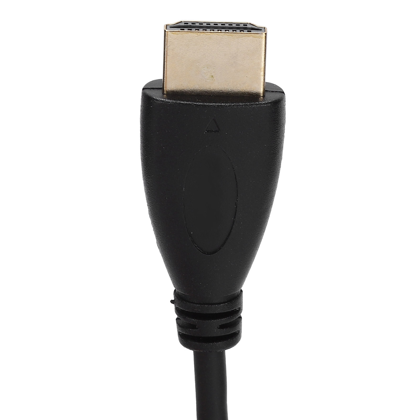 Nahaufnahme eines HDMI-Kabels. Der Stecker ist goldfarben, der Rest ist schwarz, vor weißem Hintergrund.