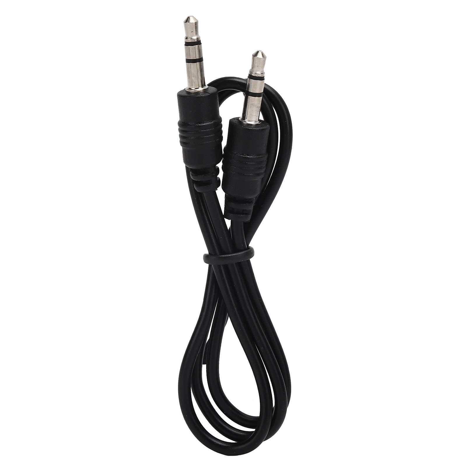 Ein schwarzes Audiokabel mit zwei 3,5-mm-Klinkensteckern auf weißem Hintergrund. Das Kabel ist geschlungen.