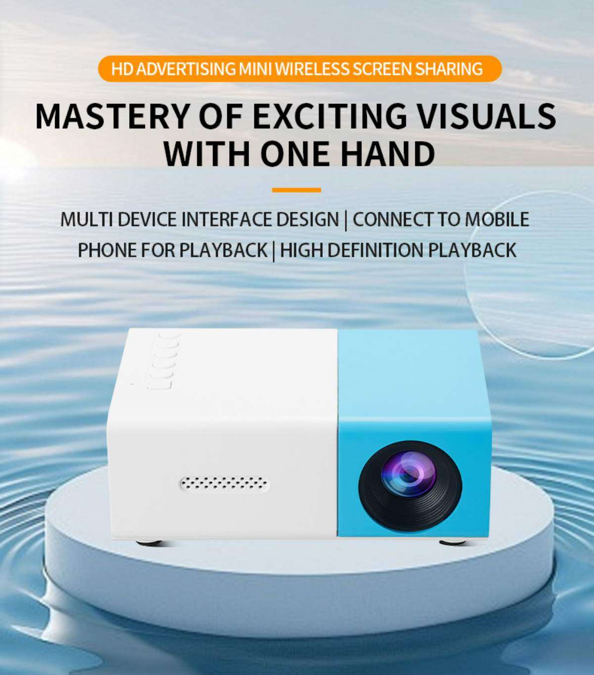 Ein weiß-blauer Projektor auf einem weißen Podest. Der Text enthält 'HD Advertising' und 'Mastery of Exciting Visuals'.