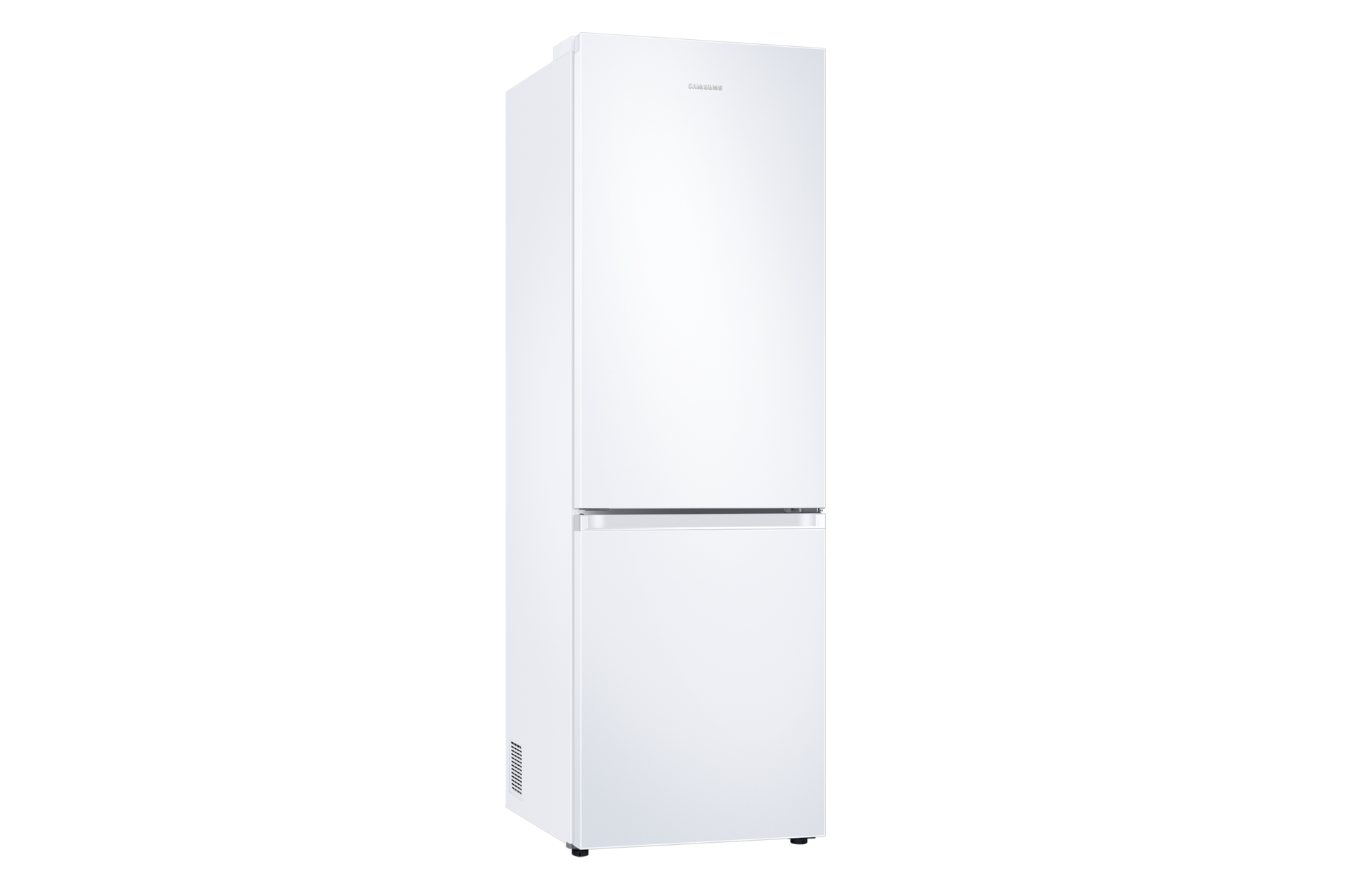 Ein weißer Samsung-Kühlschrank vor schwarzem Hintergrund. Er hat zwei Türen, einen oberen und unteren Teil, und einen silbernen Griff.