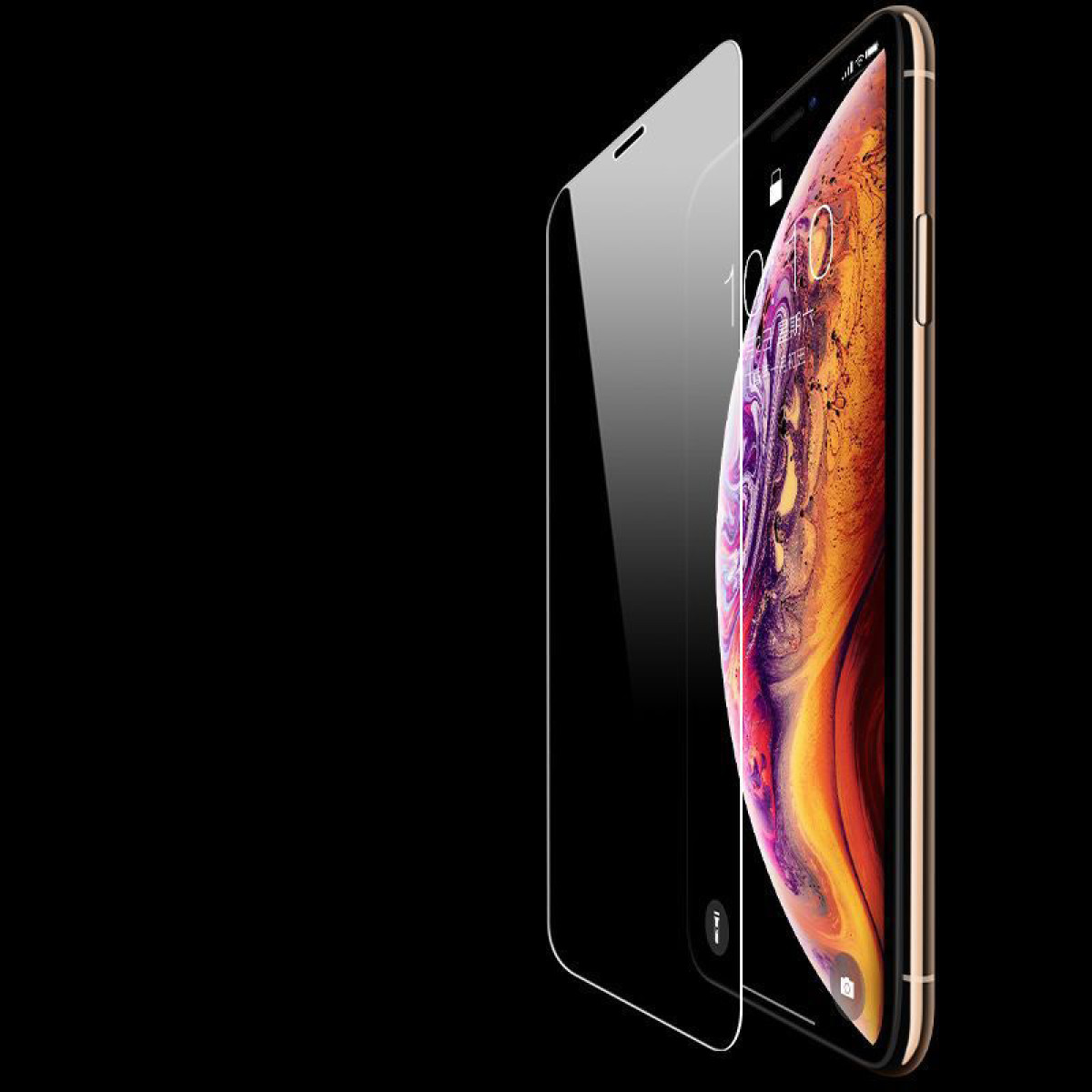 Uno smartphone con protezione schermo è mostrato su sfondo nero. Il telefono ha una cornice dorata e un display colorato.