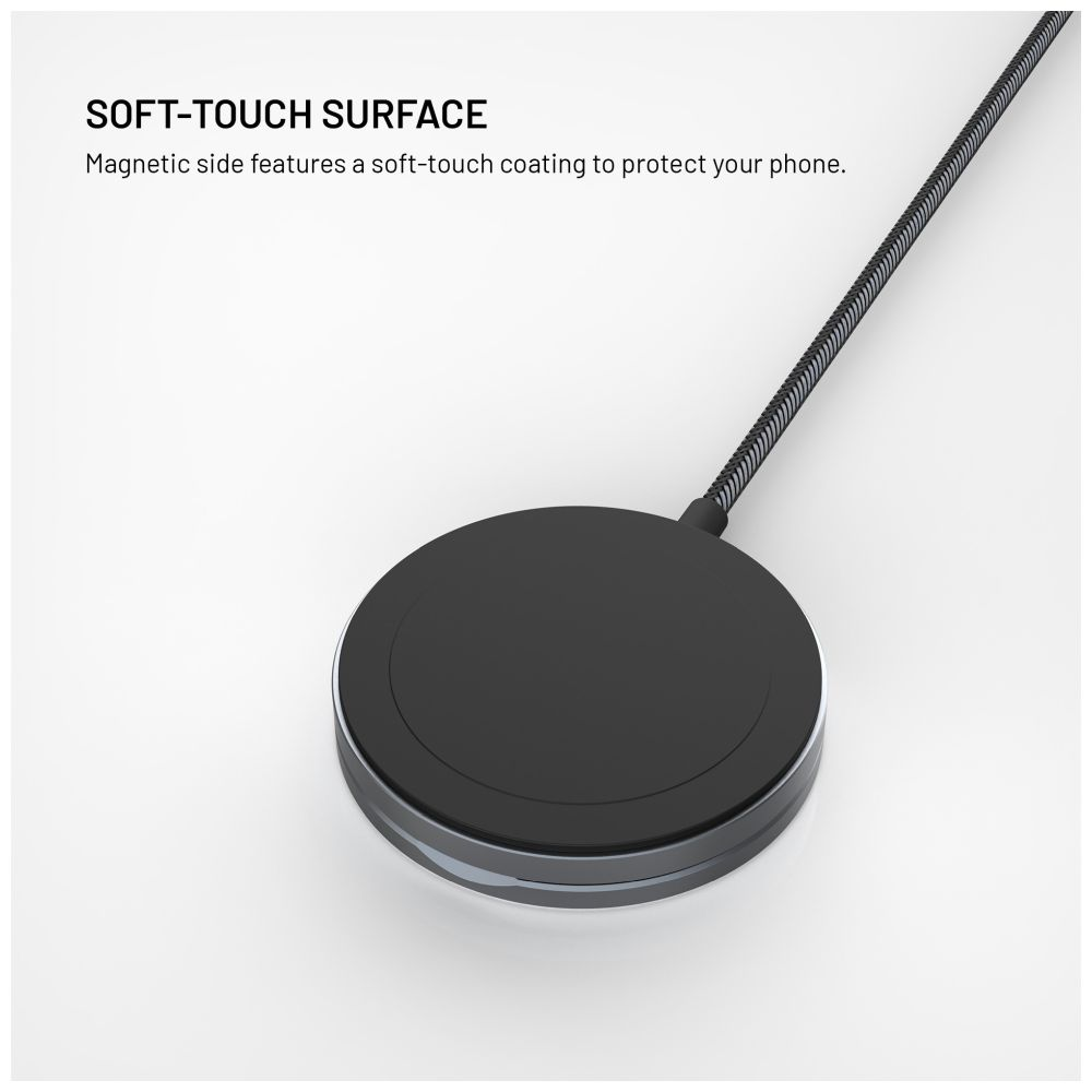 Schwarzes kabelloses Ladegerät mit metallischem Rand und flexiblem schwarzem Kabel auf weißem Hintergrund. Text: SOFT-TOUCH SURFACE.