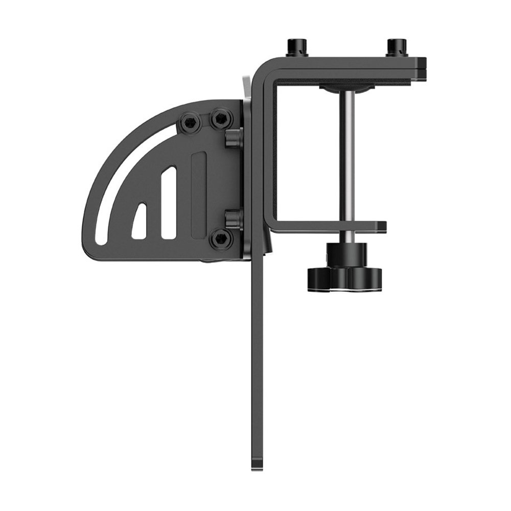 Une pince de bureau noire. Elle a une forme de pince en C, un support incurvé avec des trous et une vis de réglage.
