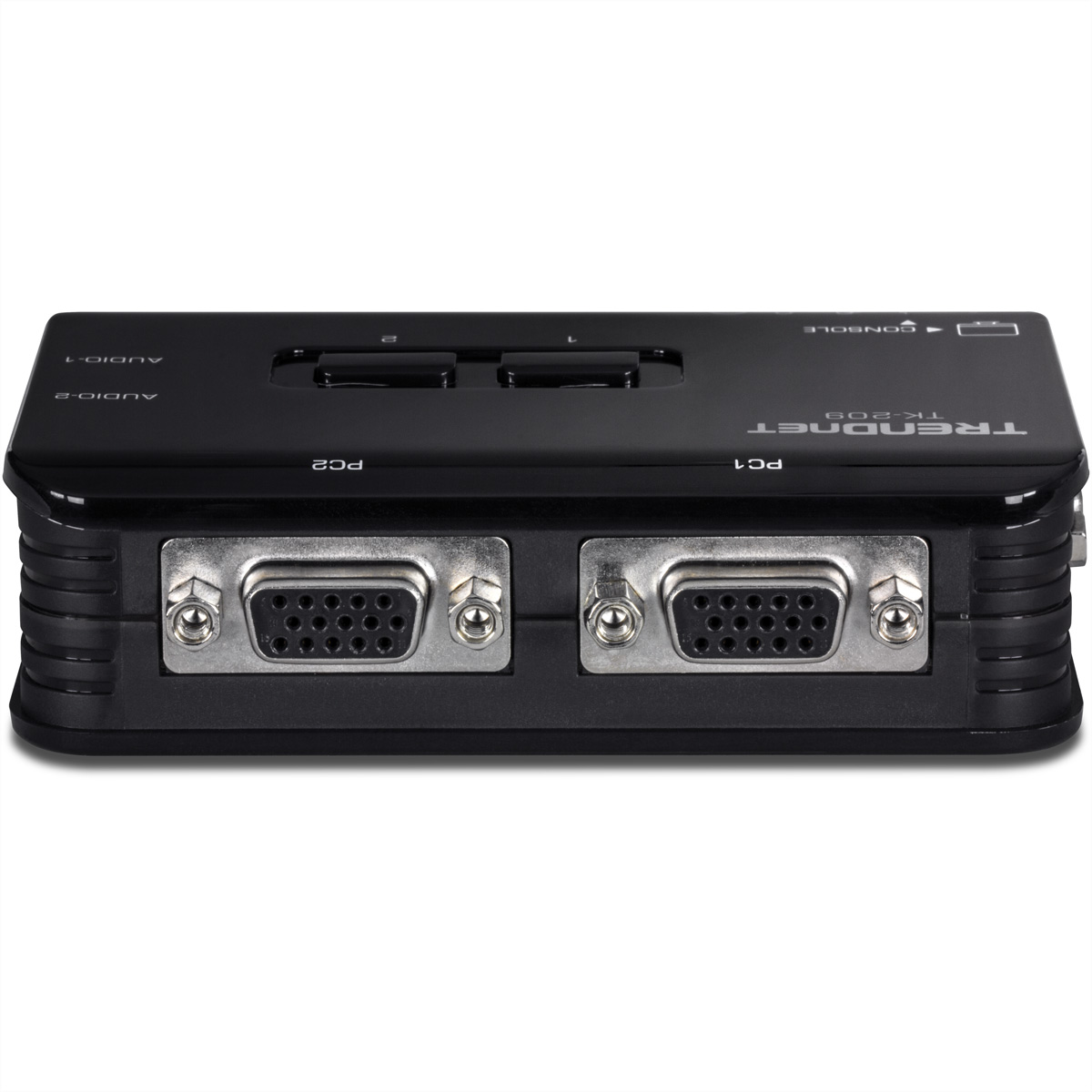 Een zwarte TRENDnet TK-209 KVM-switch. Het heeft VGA-poorten, audiopoorten en knoppen. Het apparaat staat op een witte ondergrond.