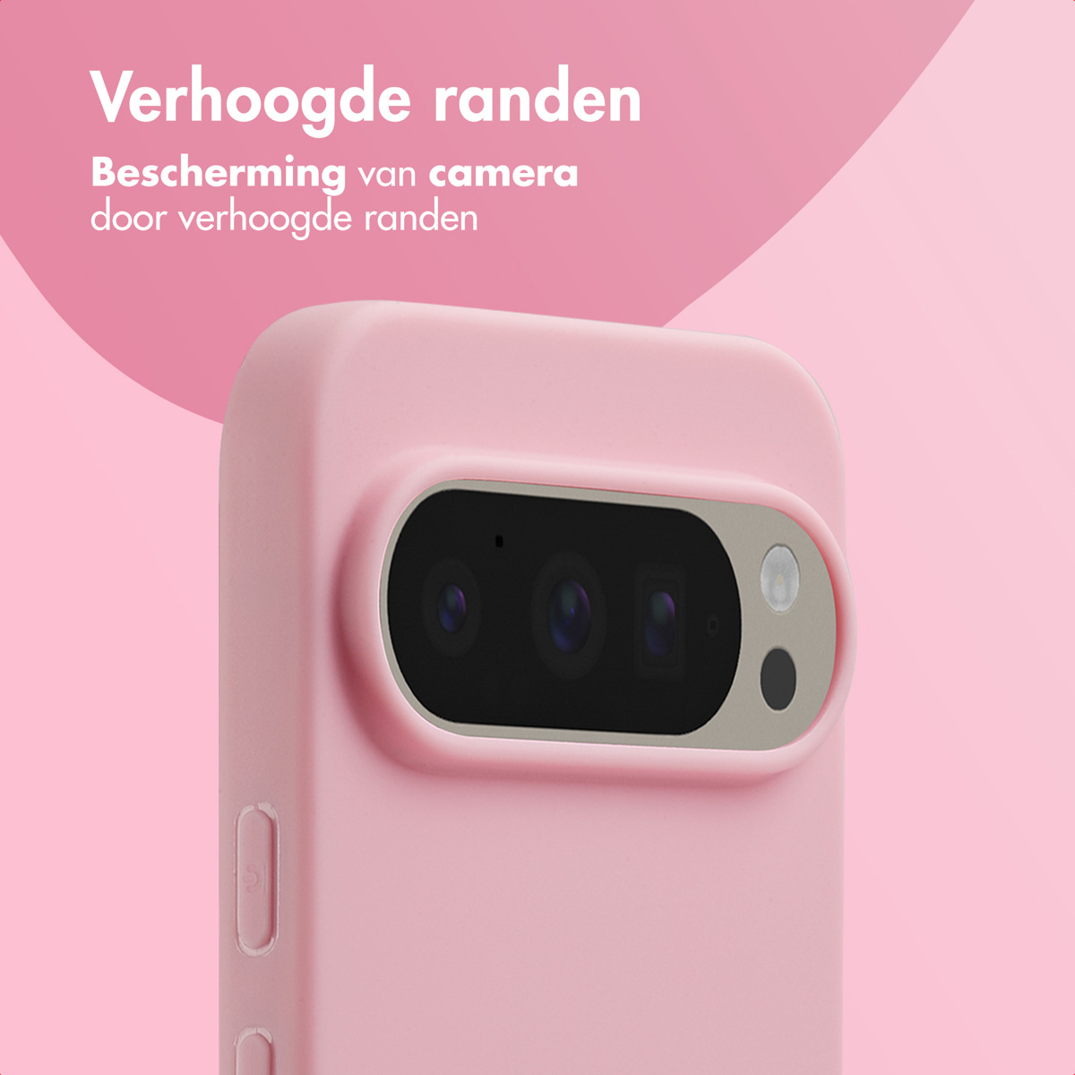 Une coque de téléphone rose avec des bords surélevés, protégeant l'appareil photo. La coque a une découpe pour l'appareil photo avec des lentilles et un flash. Le fond est rose.