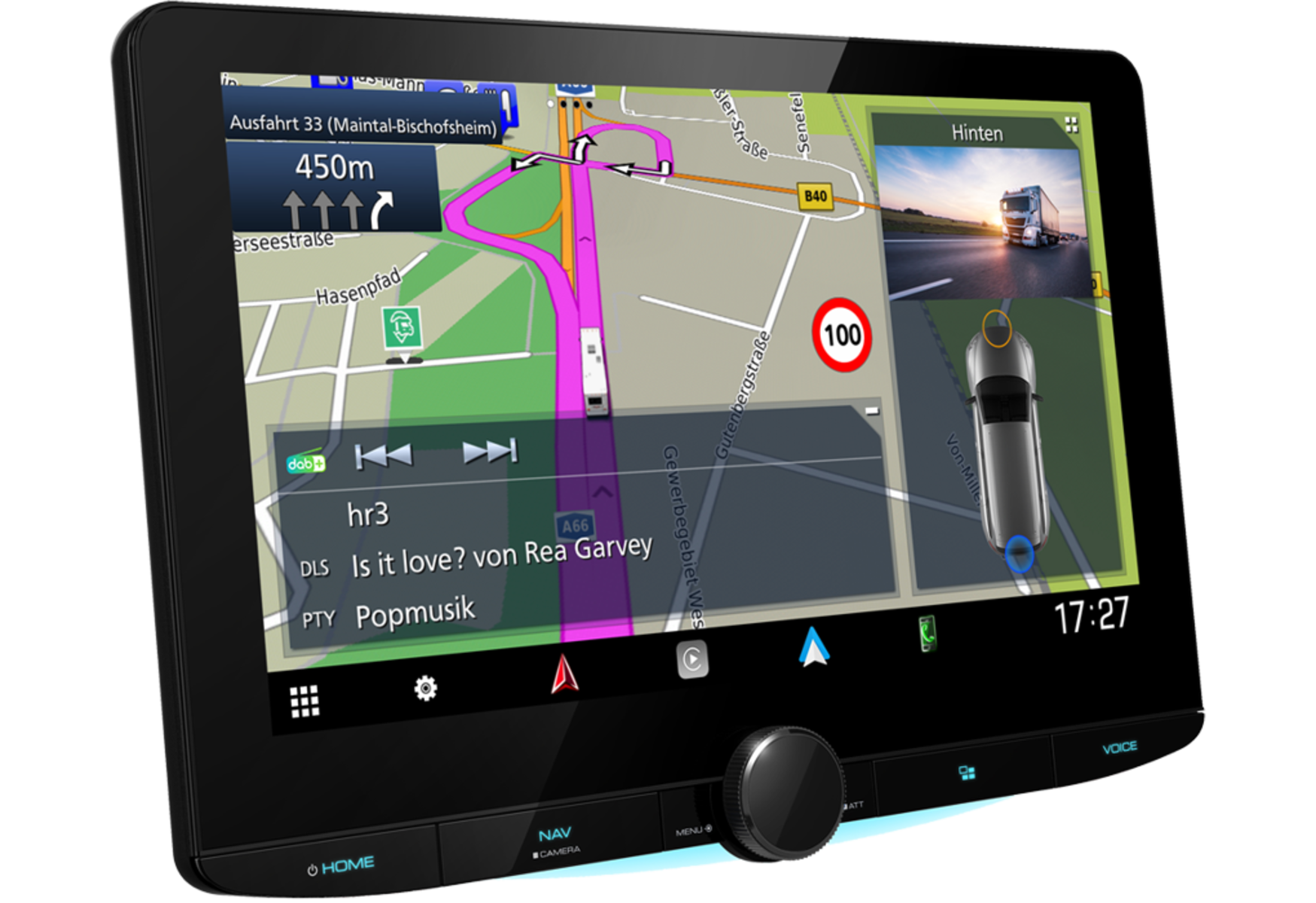 Auto-Navigationssystem mit Kartenanzeige, Routenführung, Geschwindigkeitsbegrenzung und aktueller Uhrzeit sowie Musikinformationen.