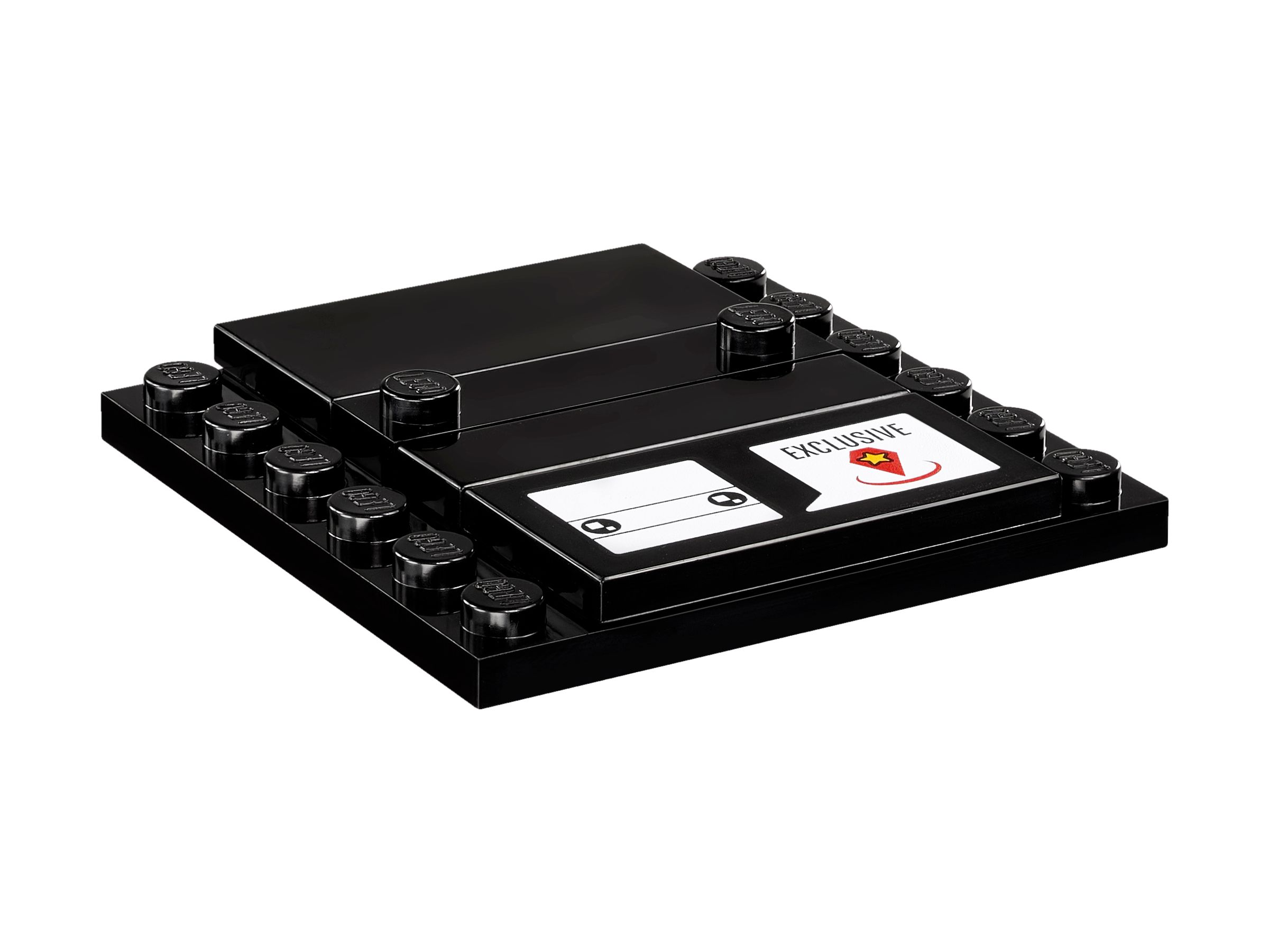 Schwarze Lego-Basis mit exklusivem weiß-rotem Design. Die Basis besteht aus schwarzen Steinen.