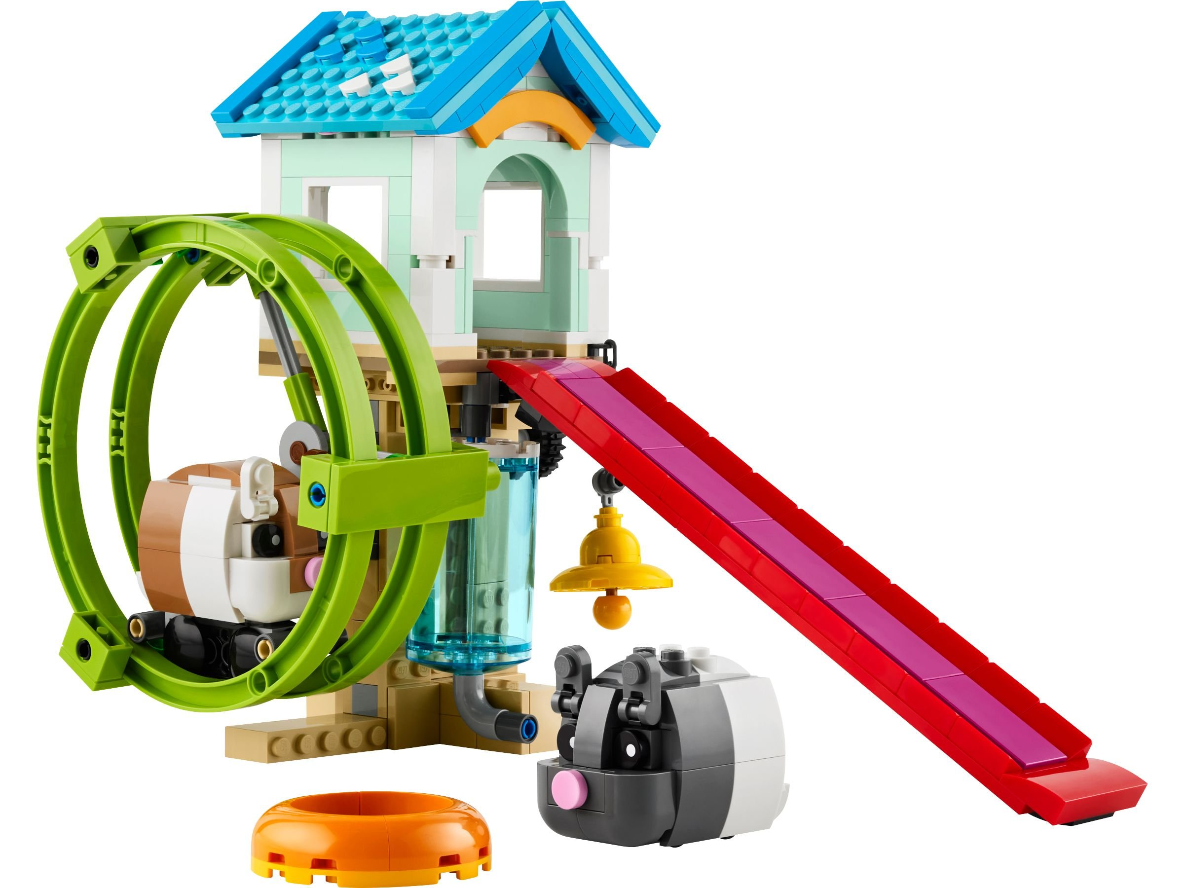 Un set Lego con ruota per criceti, scivolo e casa. Il set include un criceto e accessori.