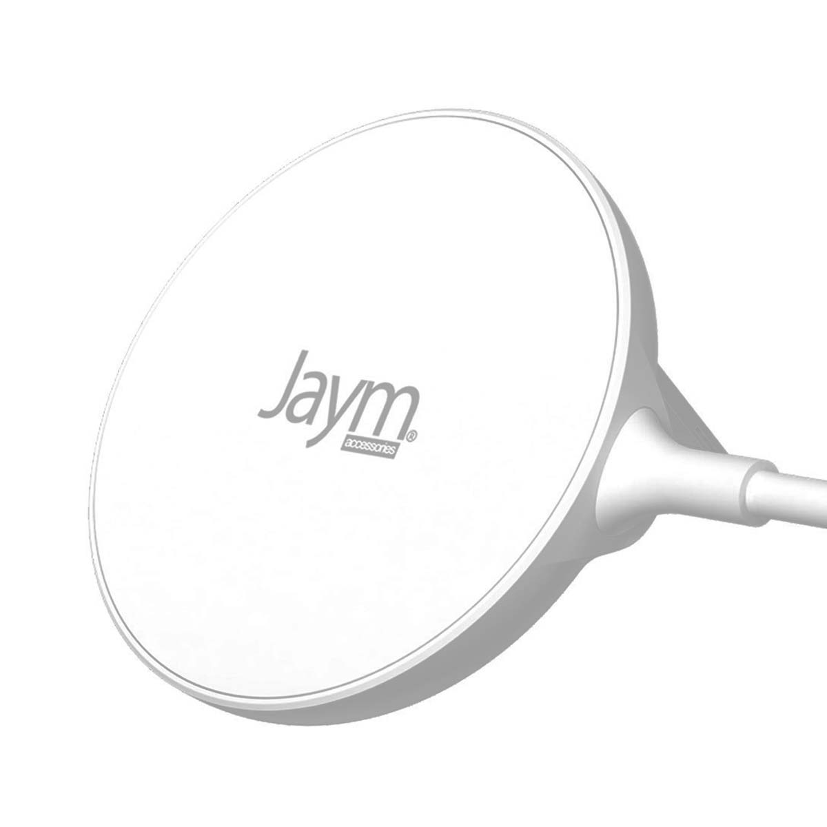 Weißes kabelloses Ladegerät mit dem Wort "Jaym". Das Ladegerät ist kreisförmig mit einem angeschlossenen Stiel und Kabel.