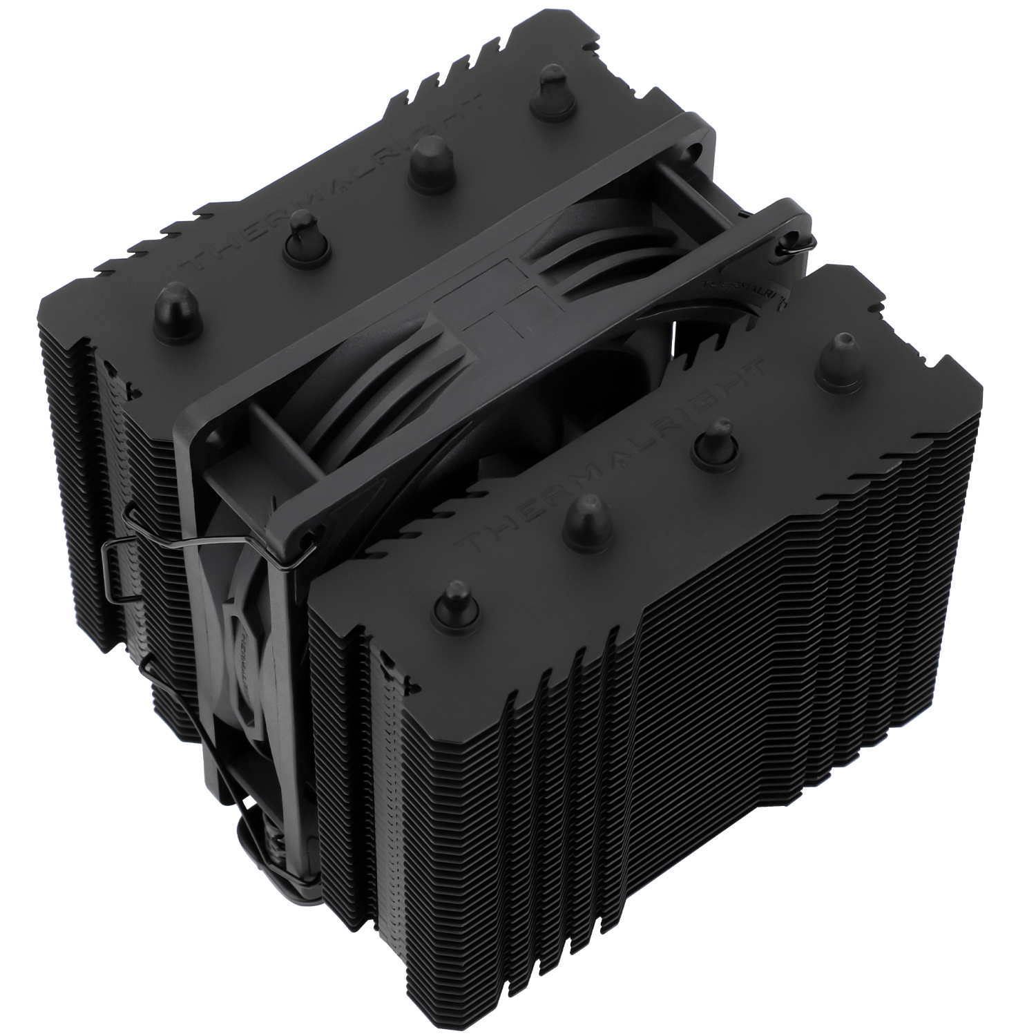 Birden fazla istiflenmiş kanatçığa sahip siyah bir bilgisayar CPU soğutucusu. Soğutucunun ortasında bir fan var ve marka adıyla etiketlenmiş.