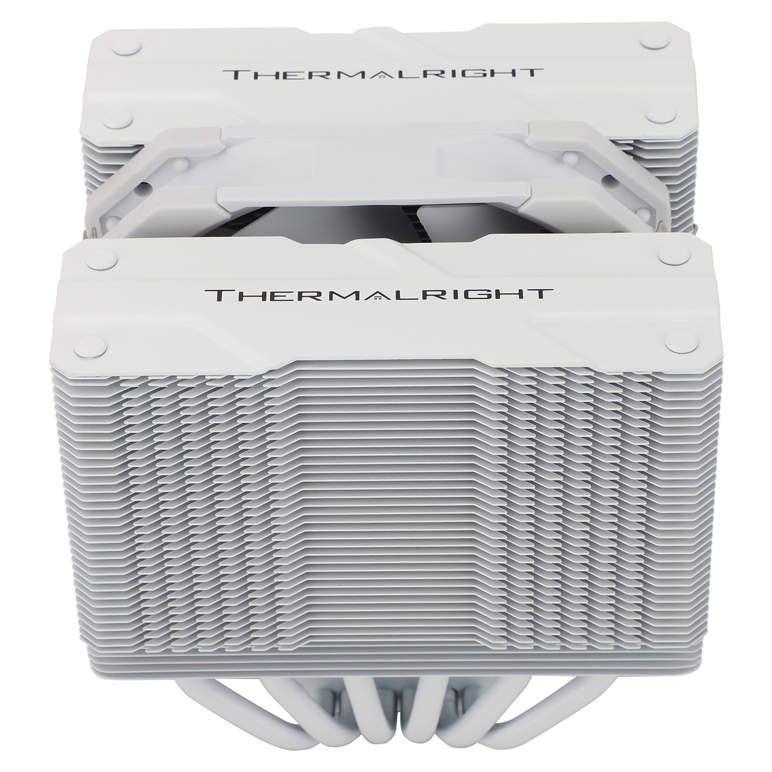 Thermalright'tan beyaz bir CPU soğutucusu. İstiflenmiş kanatları, ısı boruları ve marka adı görünür durumda. Soğutucu beyaz bir arka plan üzerinde.