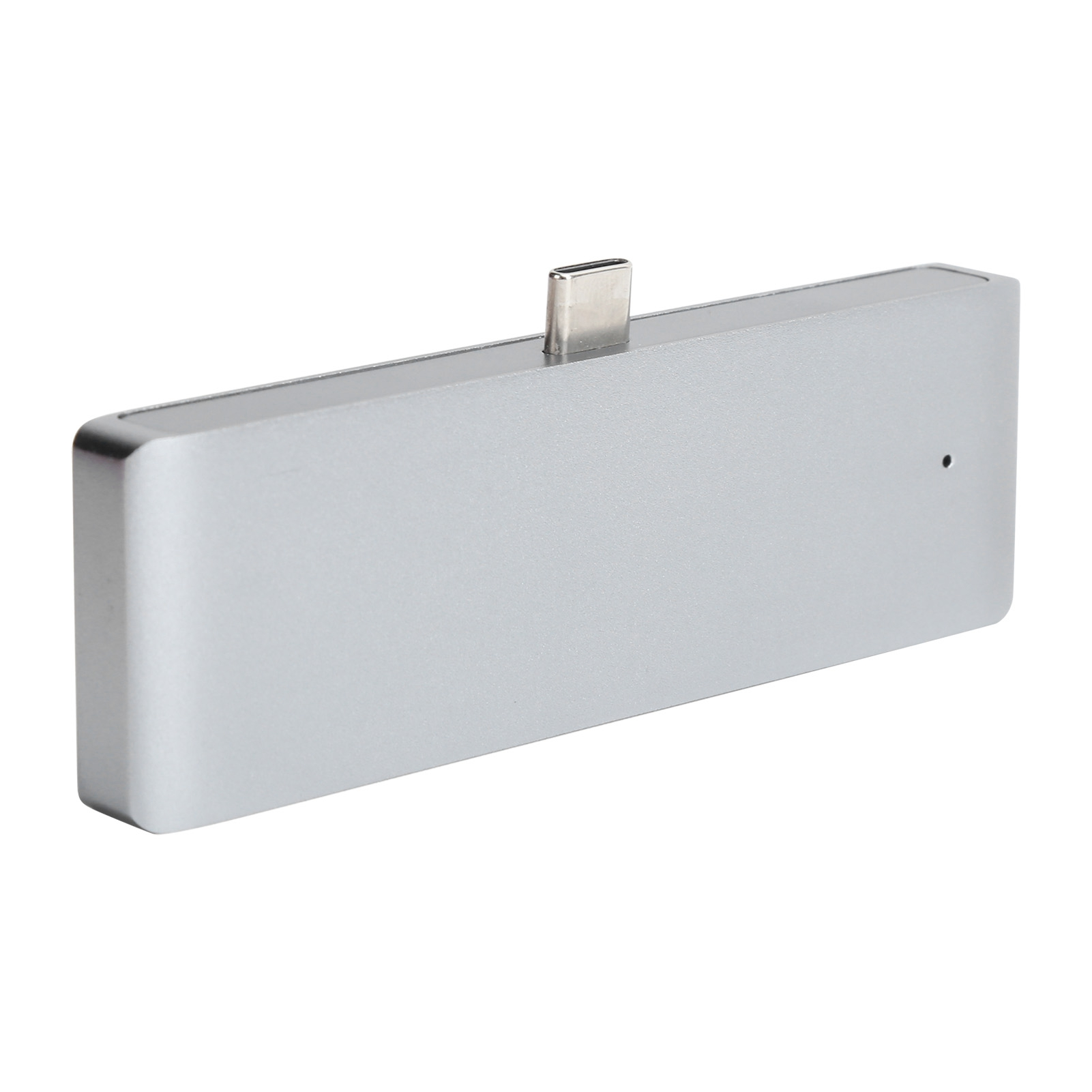 Ein silberner USB-C-Adapter auf weißem Hintergrund. Der Adapter ist rechteckig mit abgerundeten Kanten und einem USB-C-Anschluss.