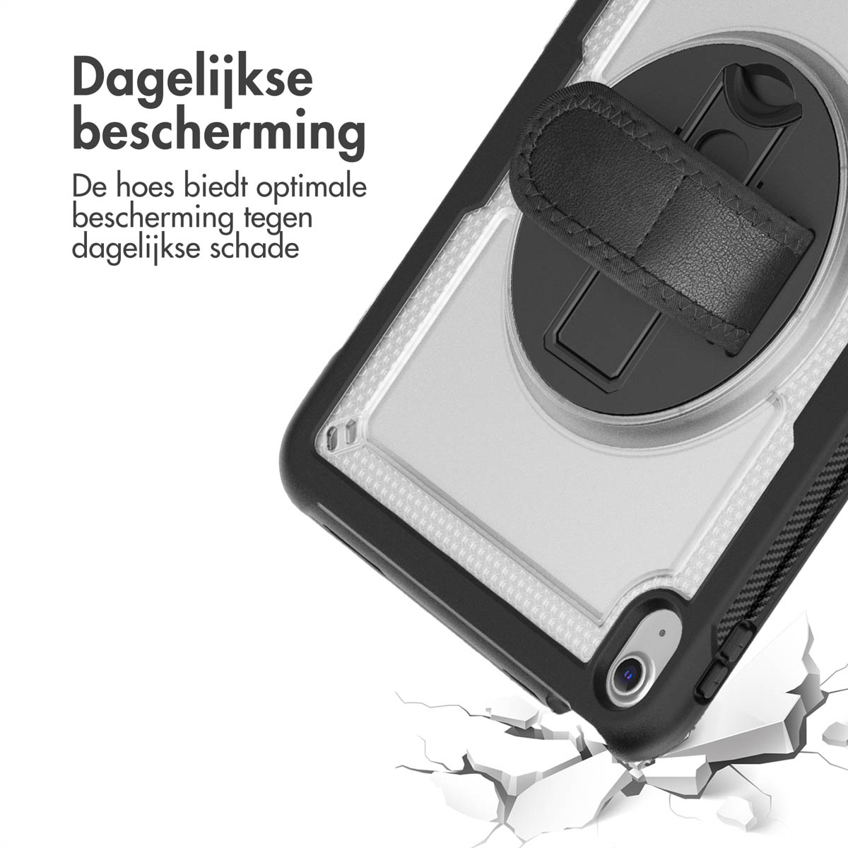 Une coque de téléphone noire et transparente, avec une sangle noire, repose sur une surface blanche fissurée. Texte en néerlandais en haut.