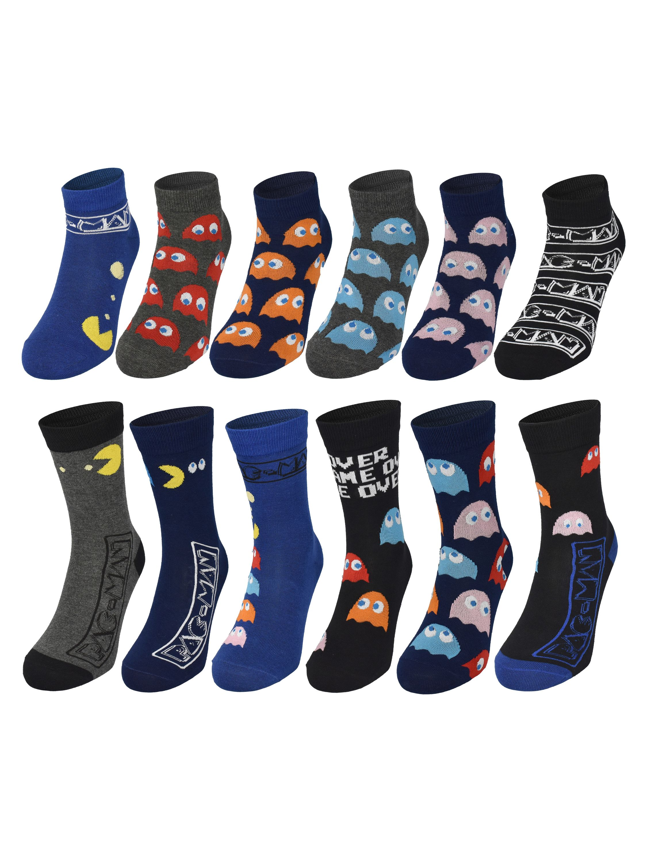 Eine Sammlung von Socken im Pac-Man-Stil. Jedes Paar hat unterschiedliche Designs, mit Pac-Man-Geistern und Spielelementen. Verschiedene Farben sind vorhanden.