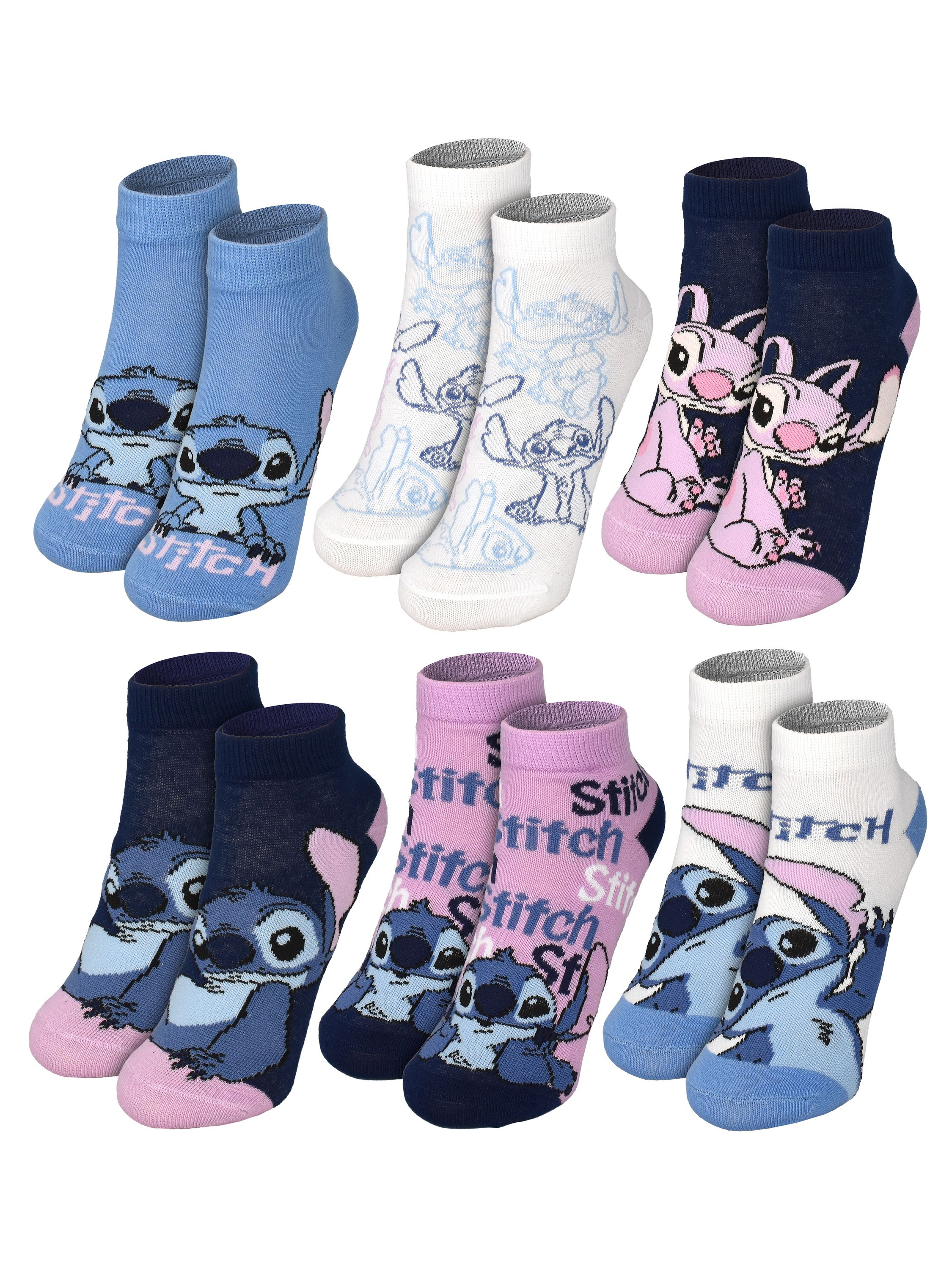 Eine Sammlung von Socken mit der Figur Stitch in verschiedenen Farben und Designs auf weißem Hintergrund.