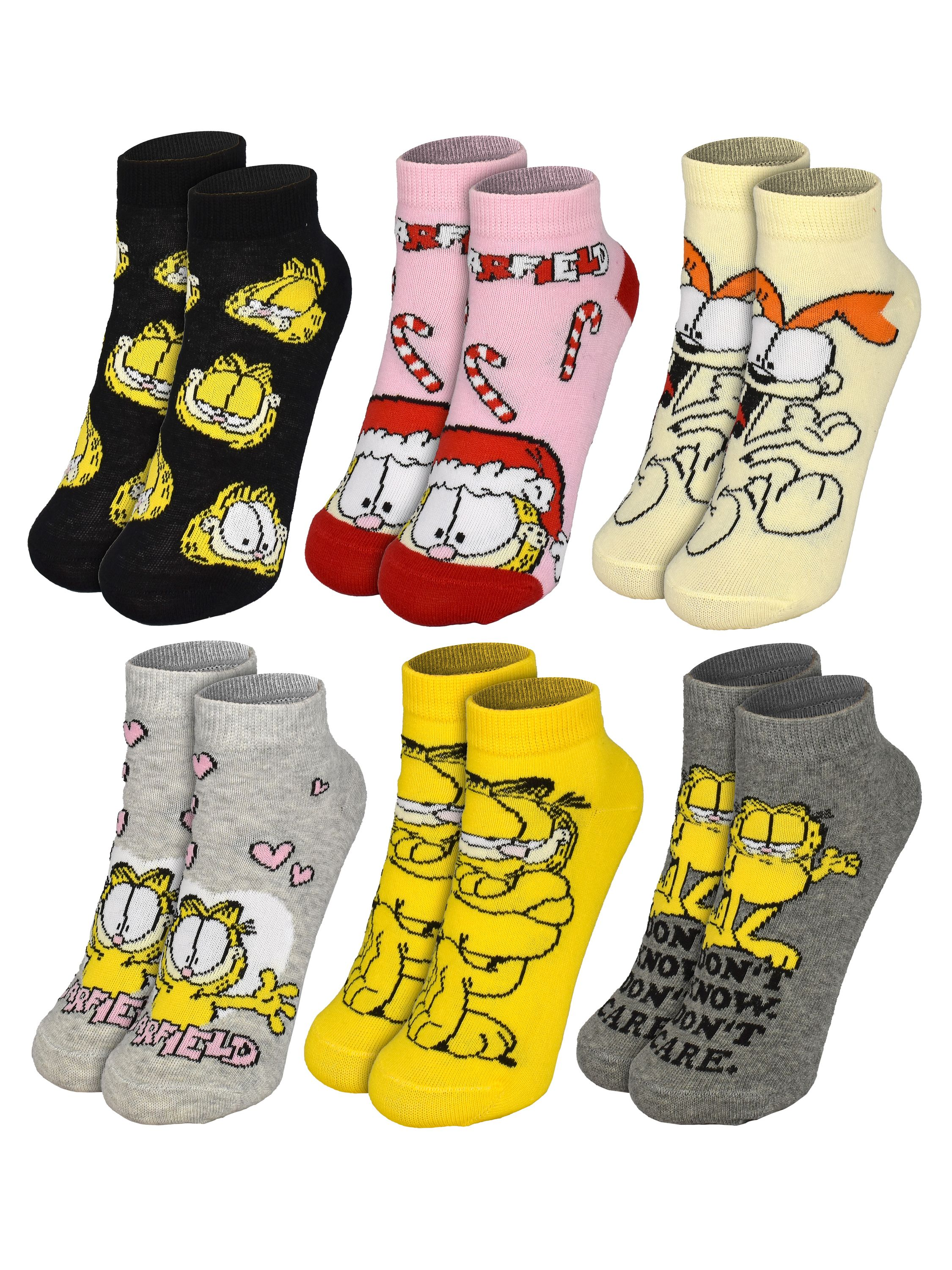 Eine Sammlung von Socken mit Garfield-Designs. Farben sind Schwarz, Rosa, Gelb, Grau. Designs sind Garfield, Zuckerstangen und Herzen.