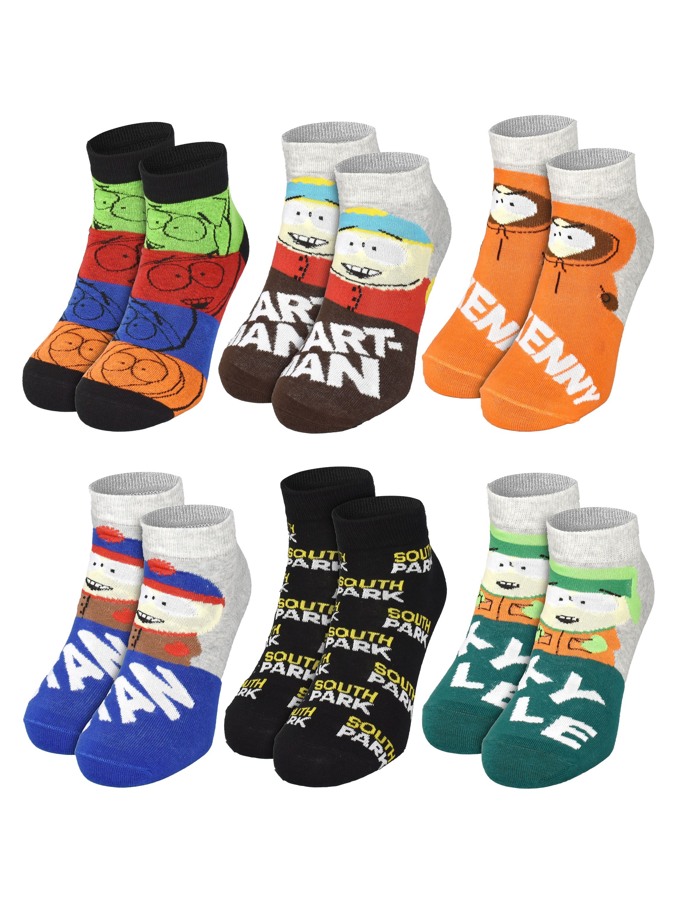 Eine Sammlung von South Park-Charakter-Socken in verschiedenen Farben. Jedes Paar zeigt einen anderen Charakter oder ein anderes Design.